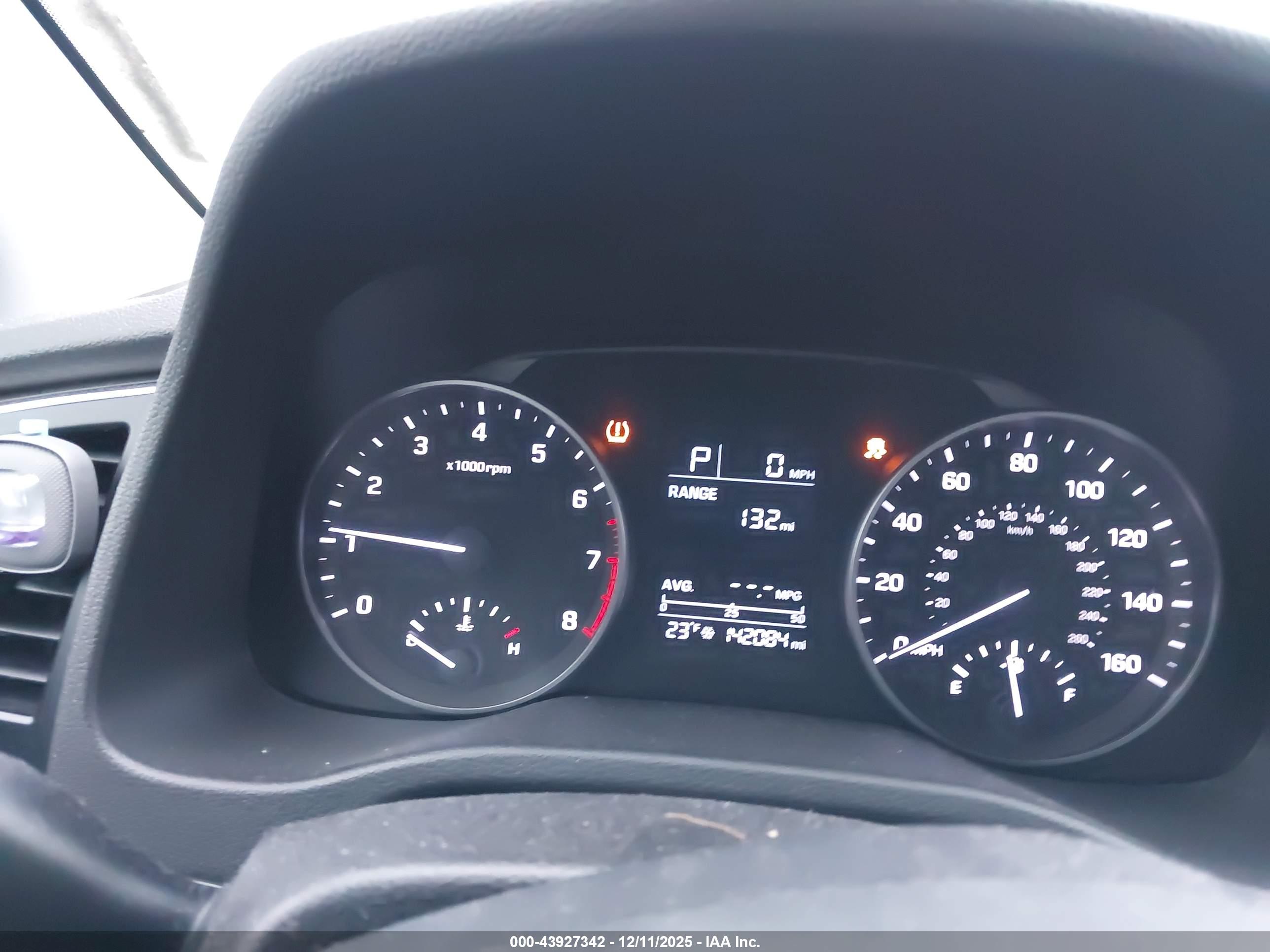 HYUNDAI ELANTRA image 7