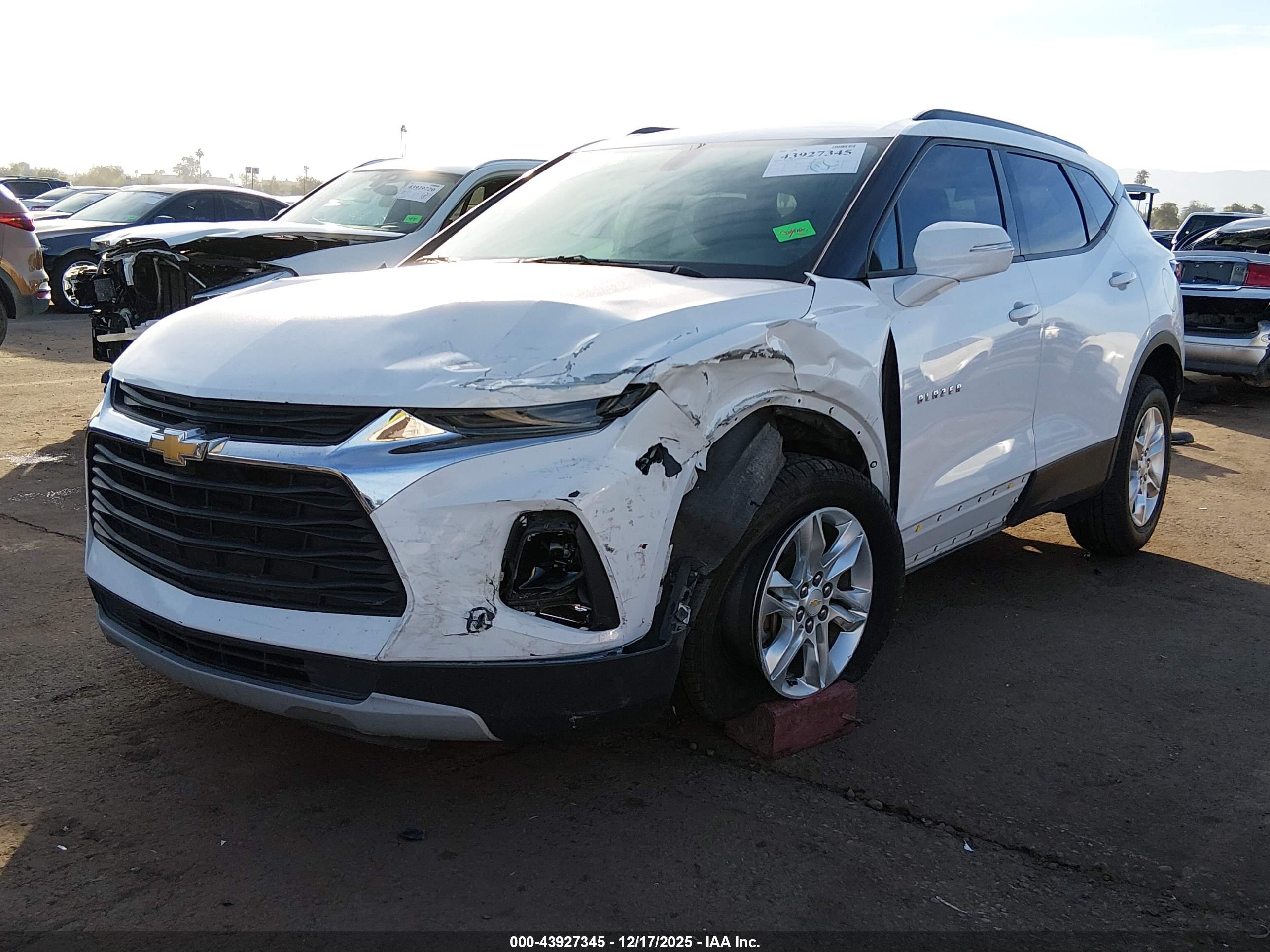 CHEVROLET BLAZER image 2