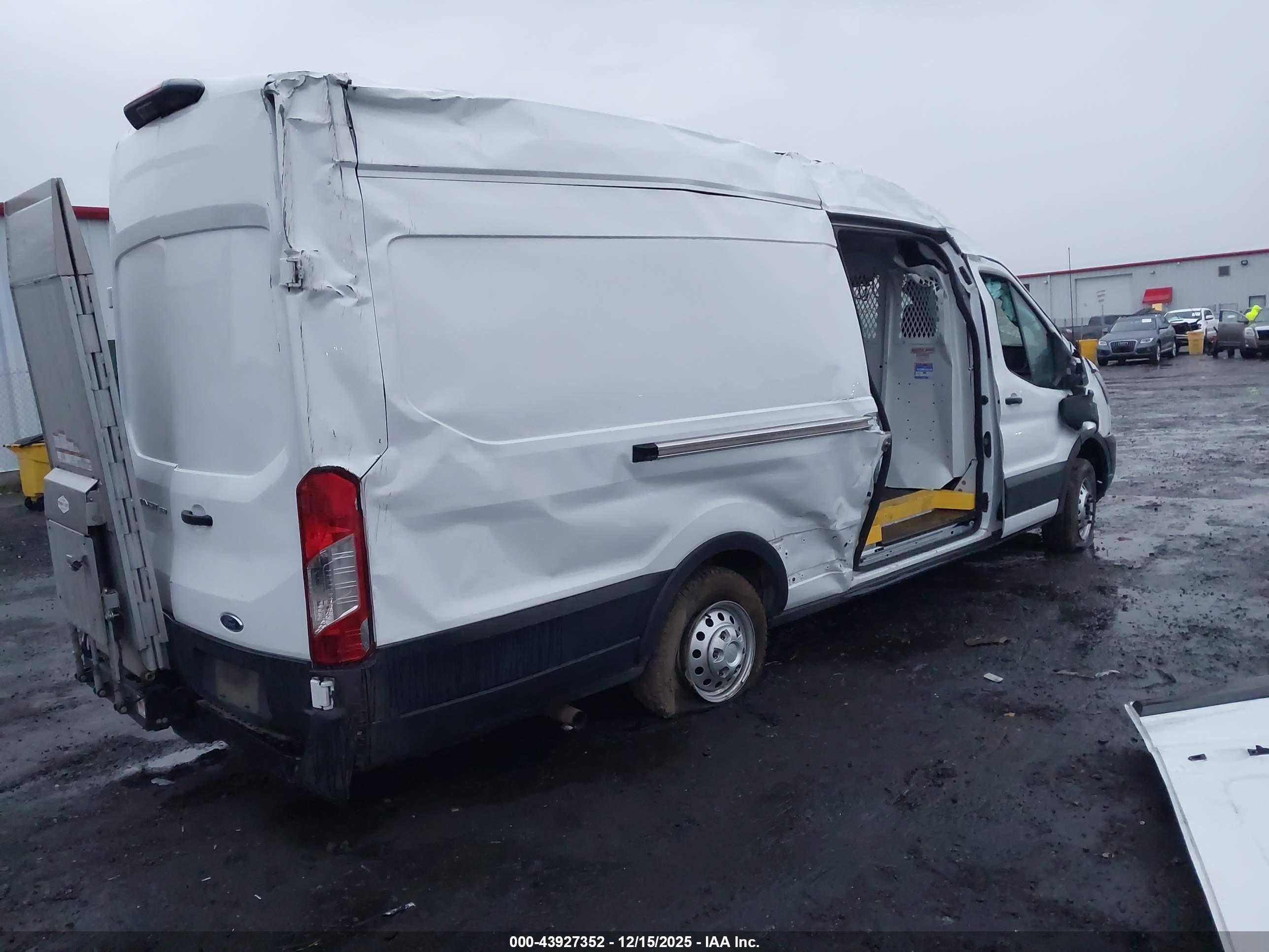 FORD TRANSIT-350 image 4