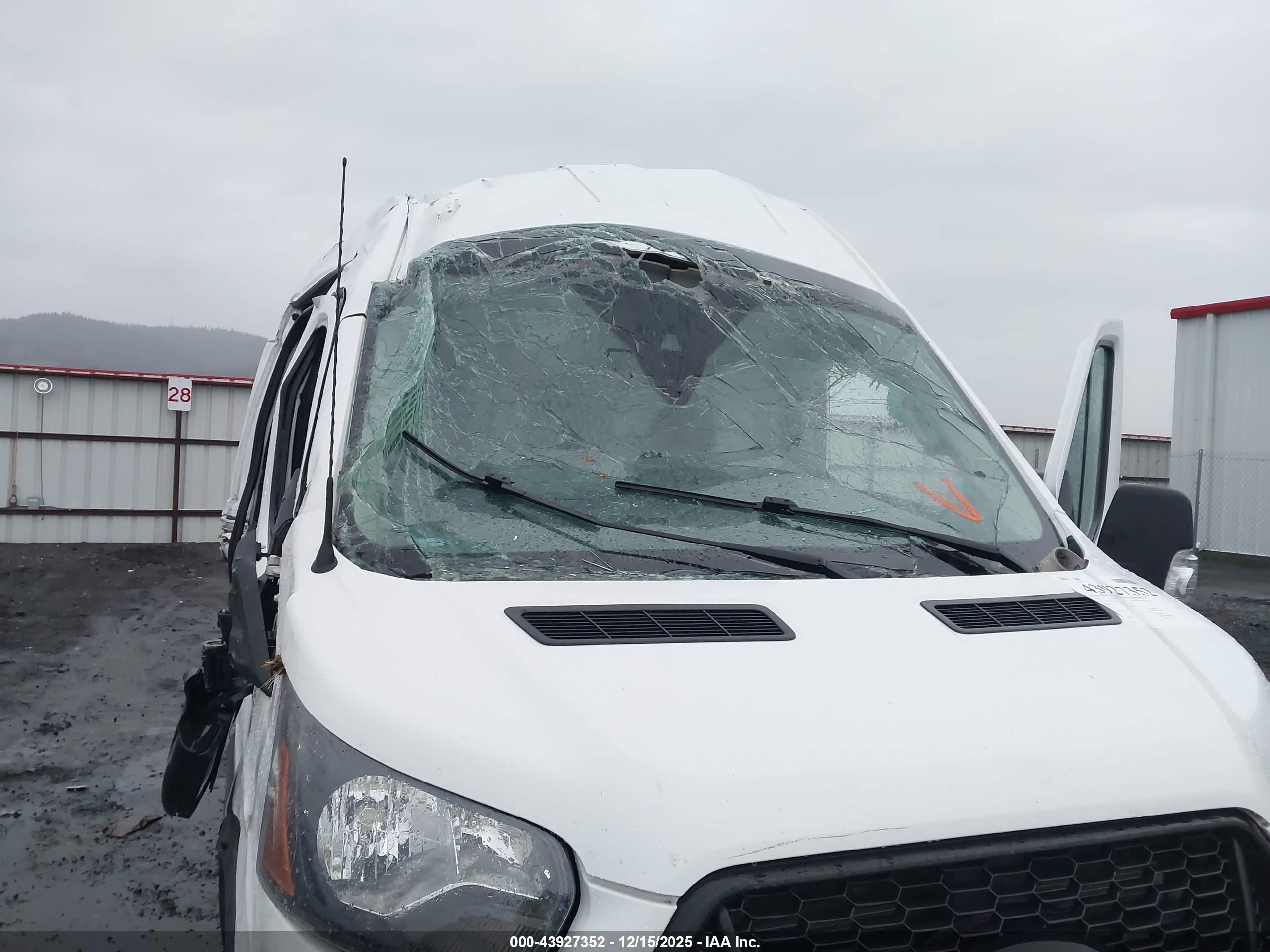 FORD TRANSIT-350 image 6