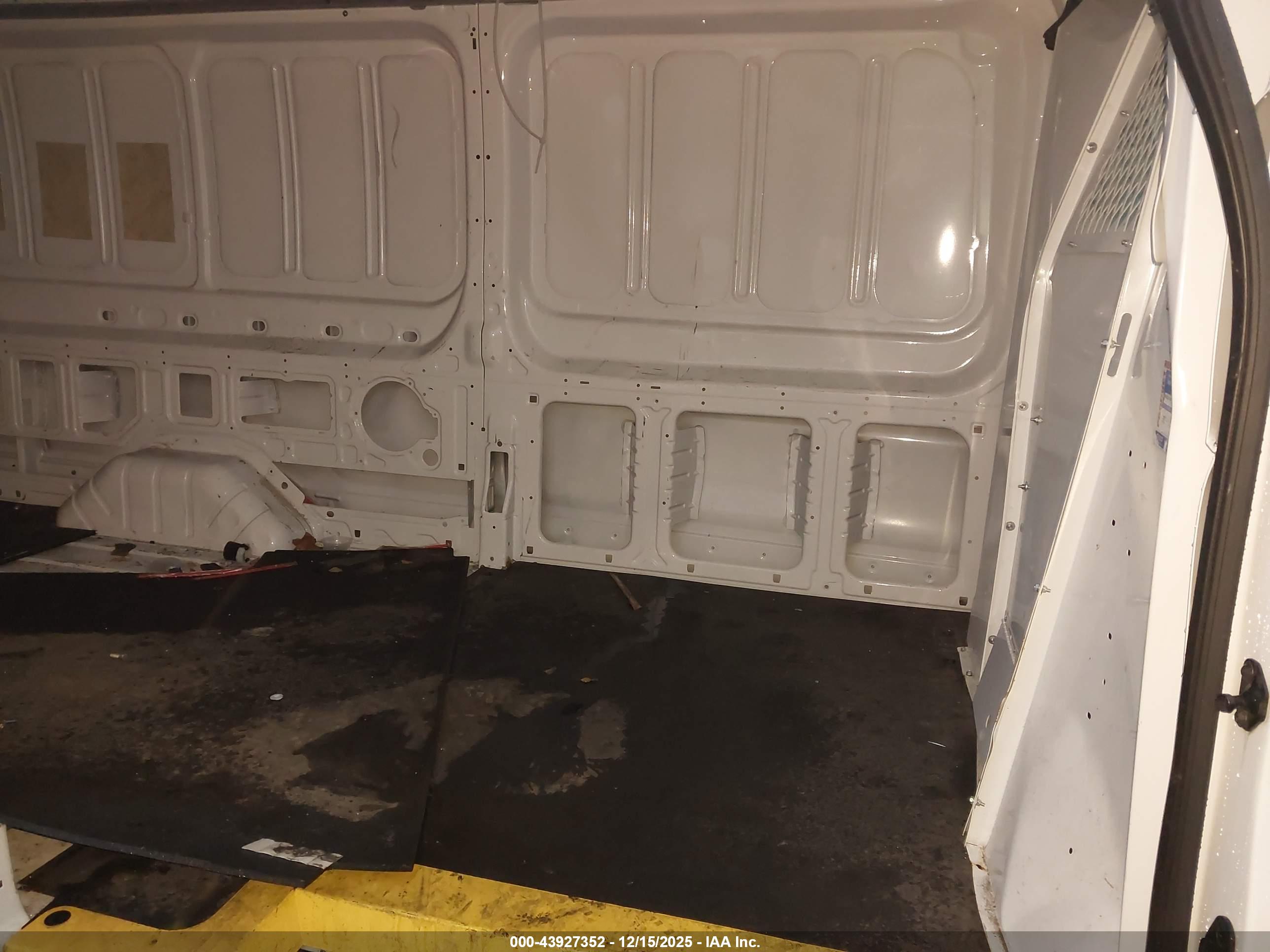 FORD TRANSIT-350 image 8