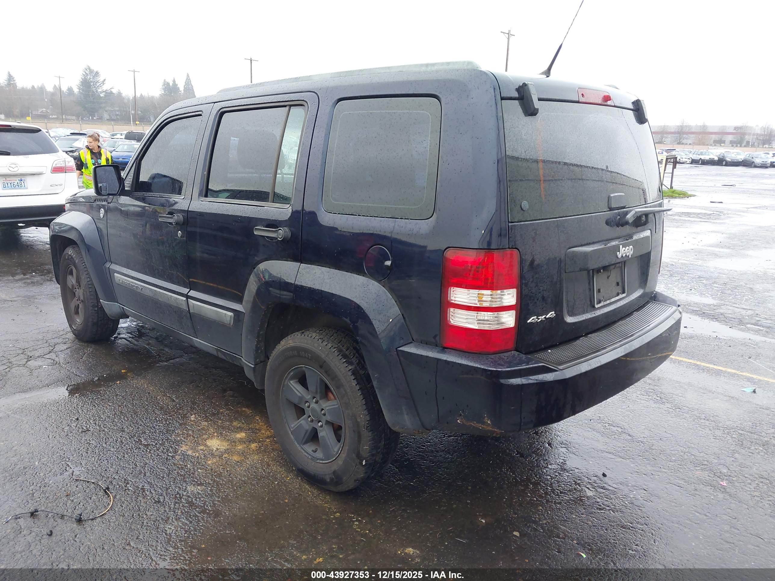 JEEP LIBERTY image 3