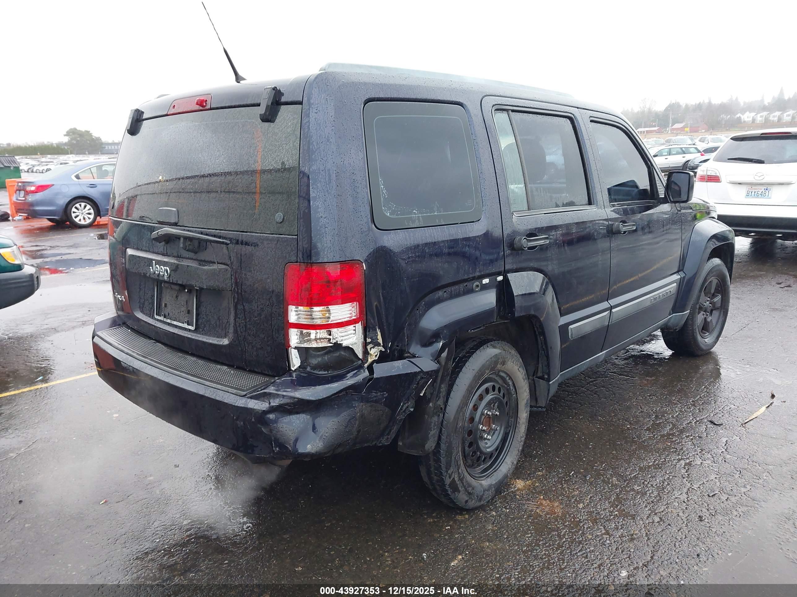 JEEP LIBERTY image 4