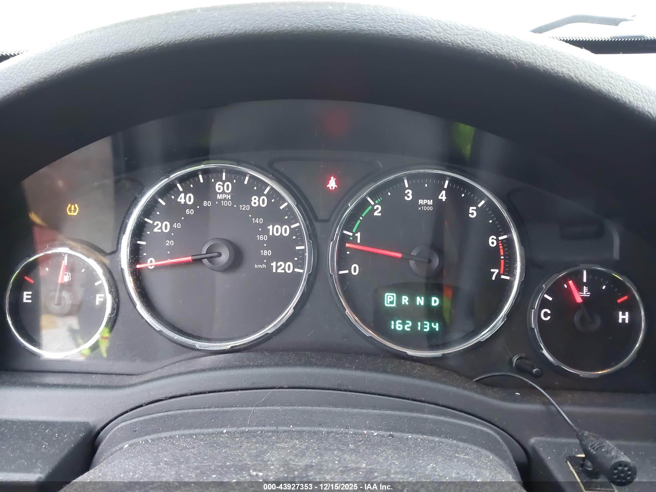 JEEP LIBERTY image 7