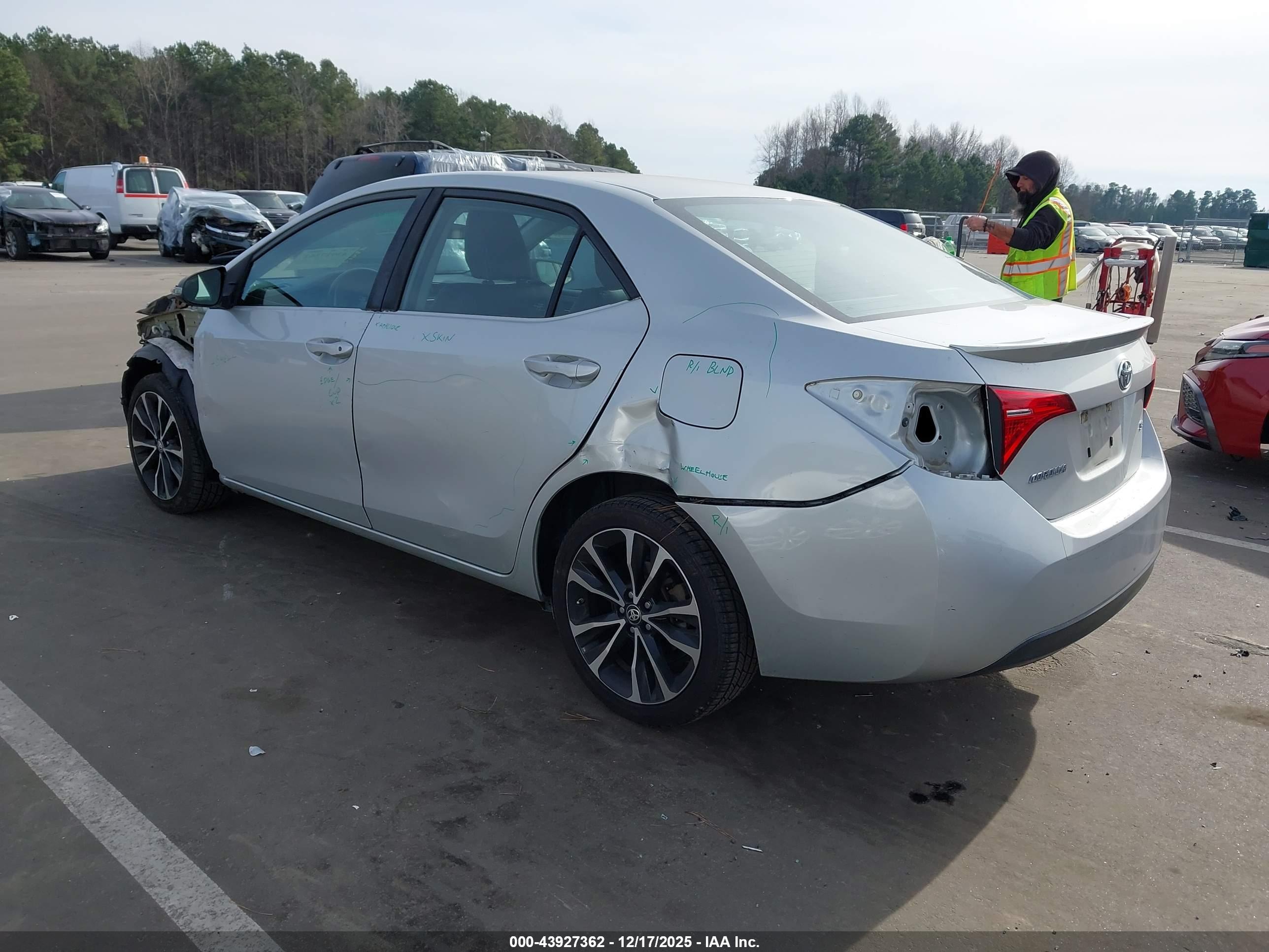 TOYOTA COROLLA image 3