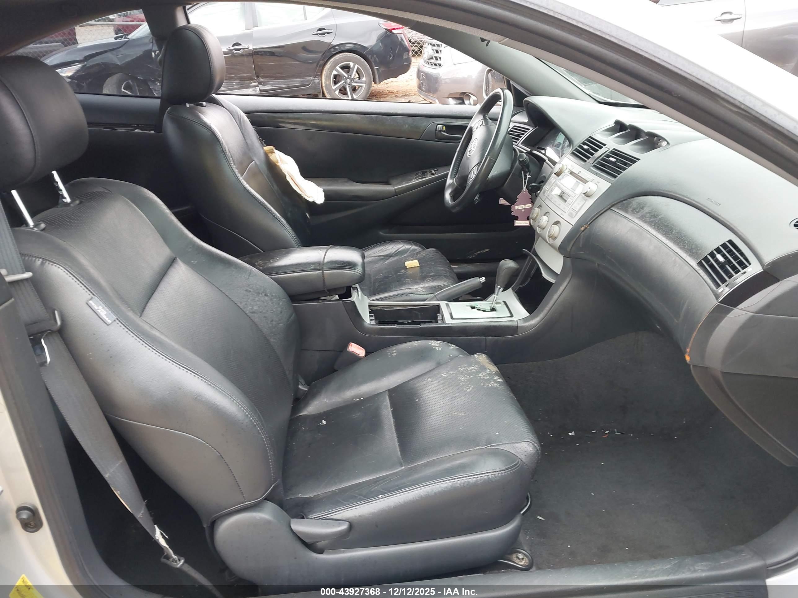 TOYOTA CAMRY image 5