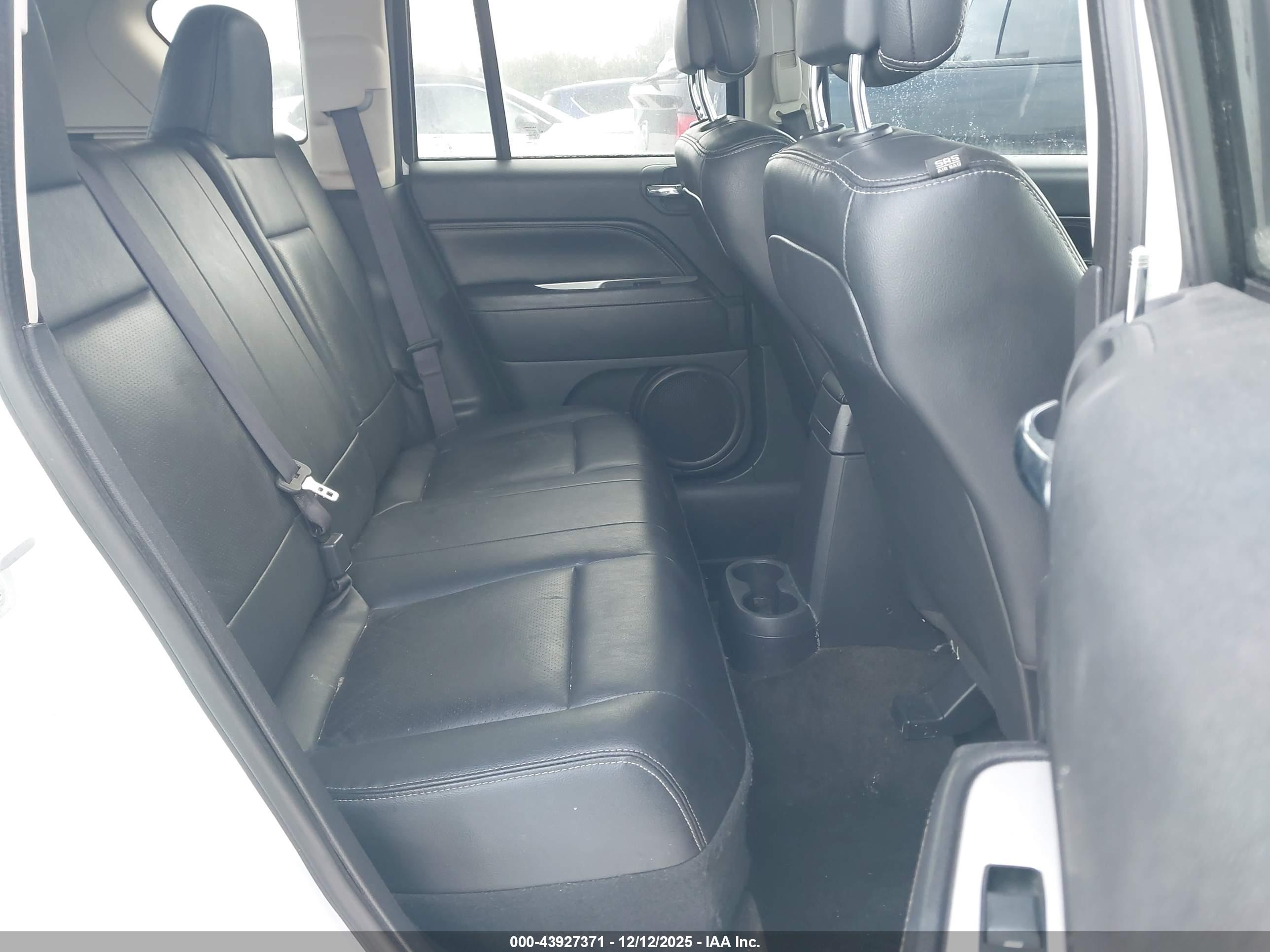 JEEP COMPASS image 8