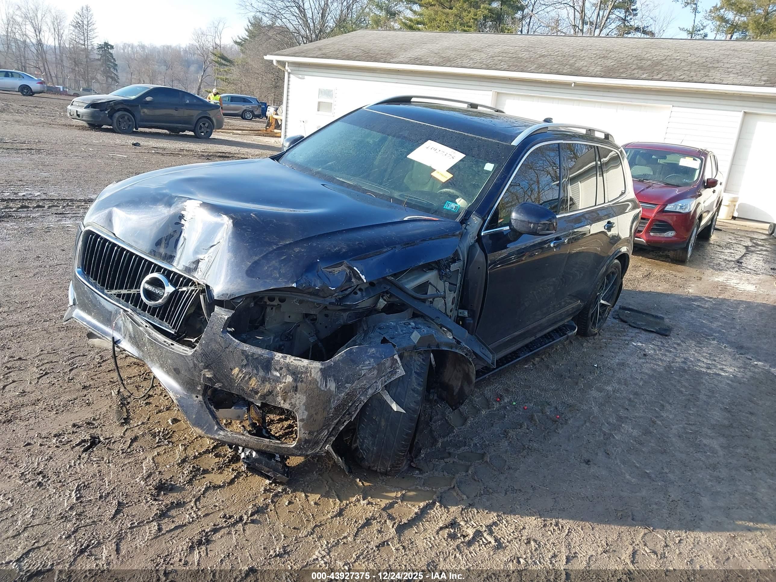 VOLVO XC90 image 2
