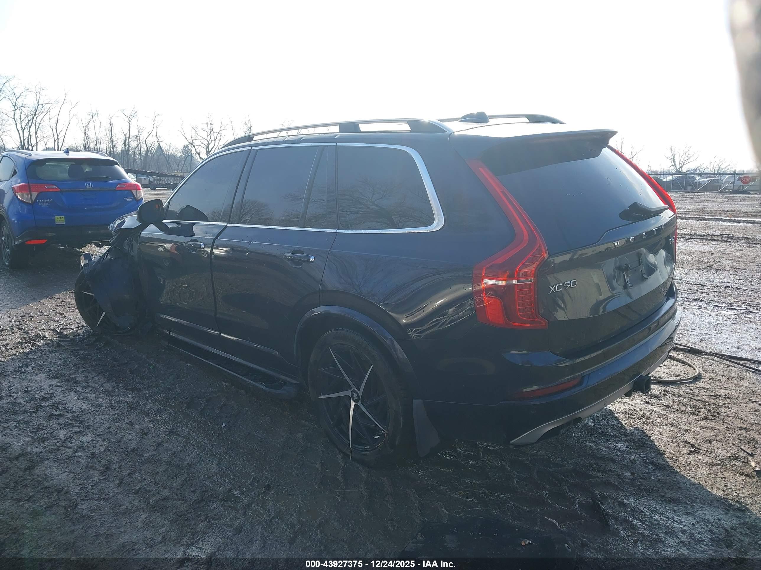 VOLVO XC90 image 3