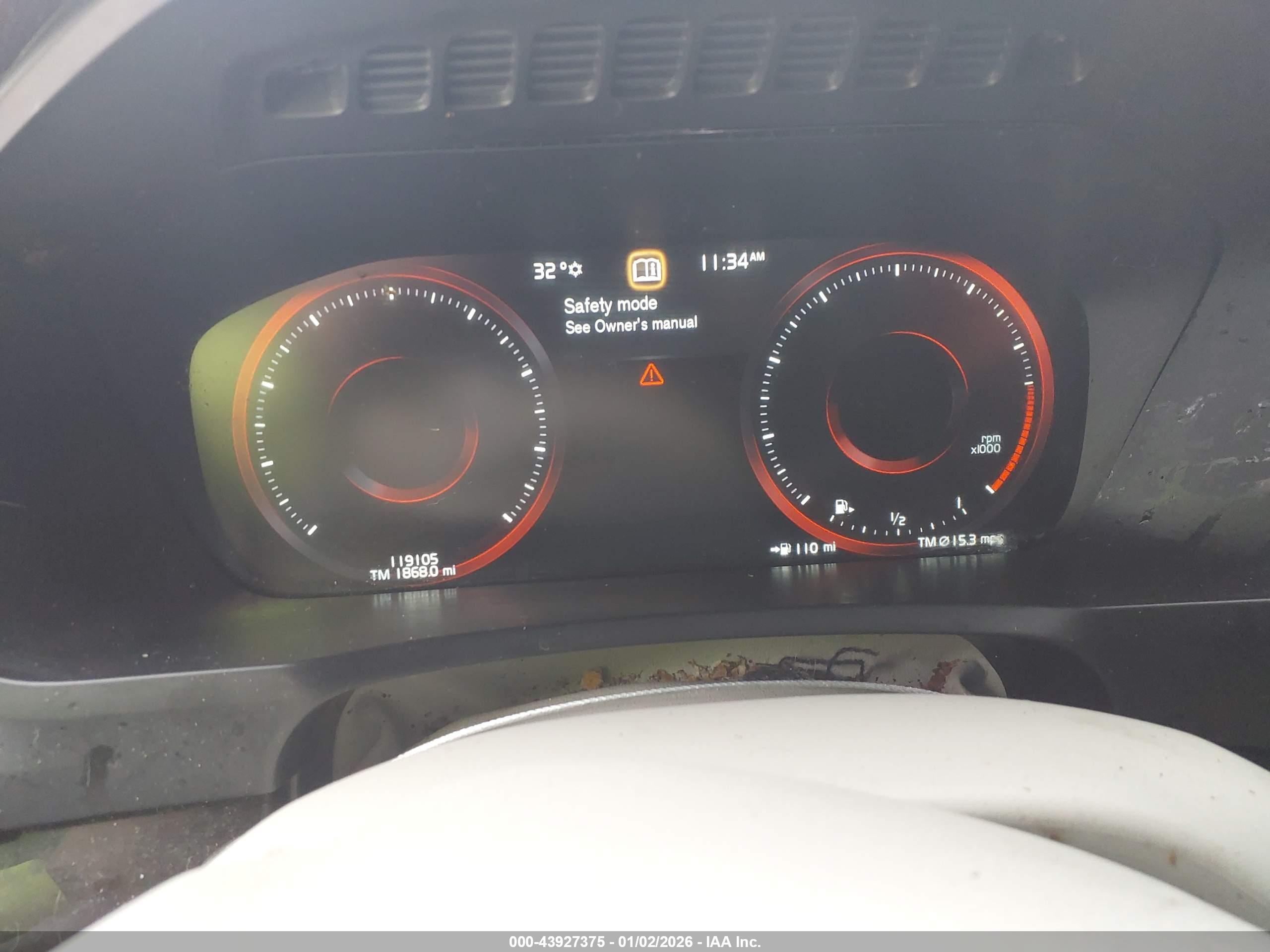 VOLVO XC90 image 7