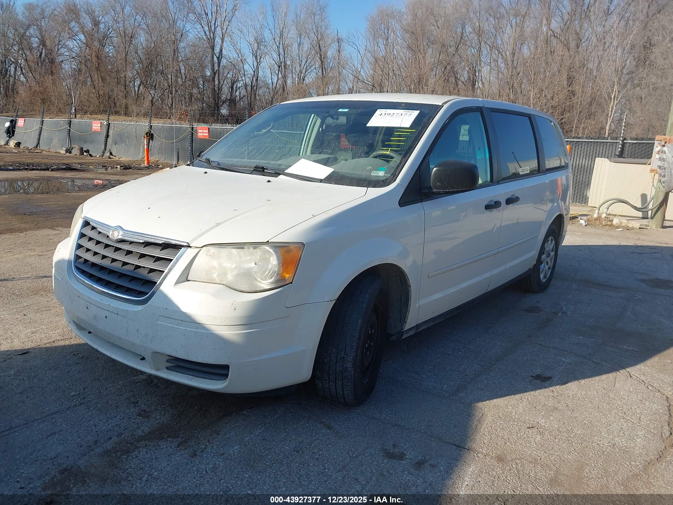 CHRYSLER TOWN image 2