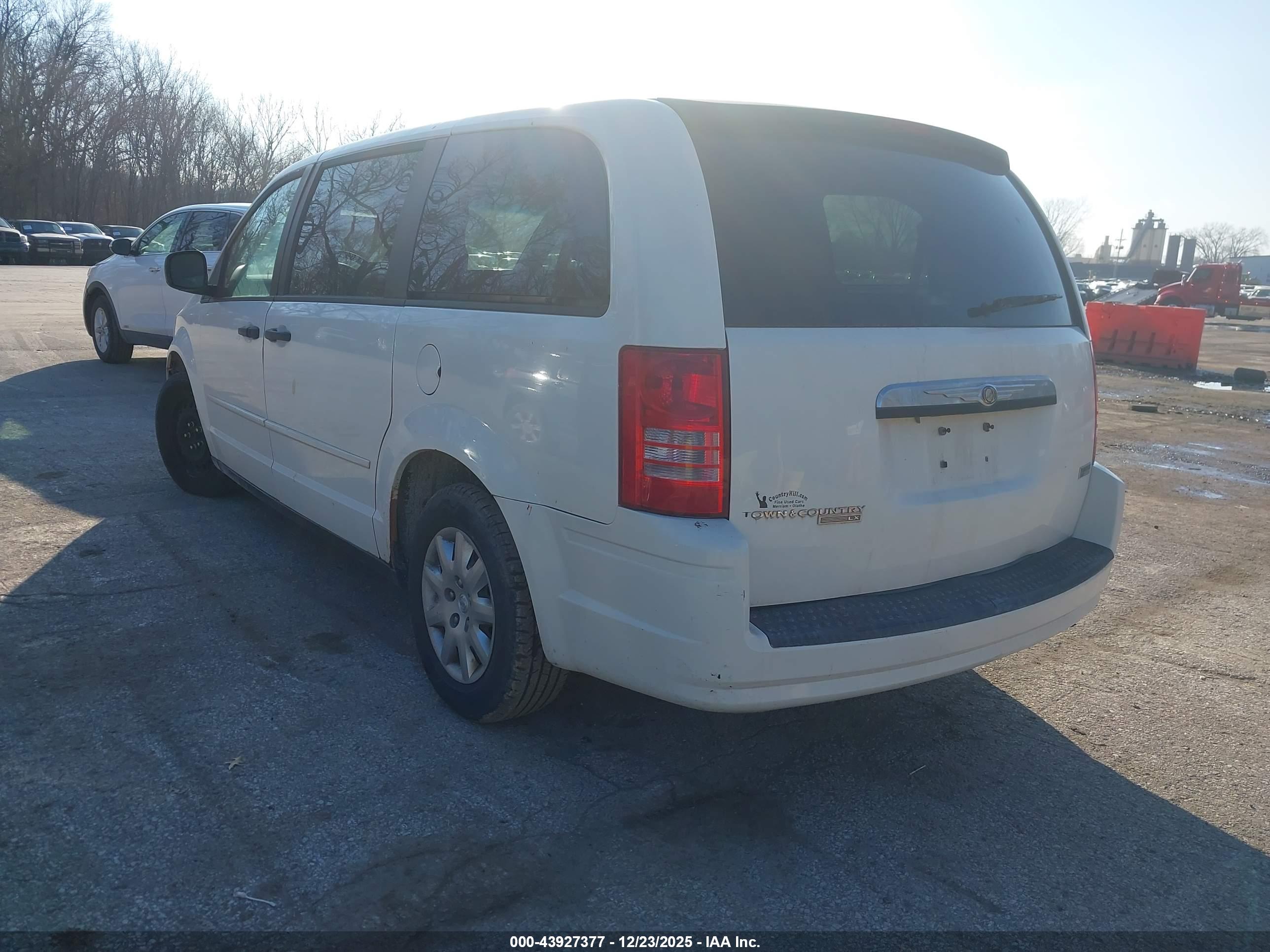 CHRYSLER TOWN image 3