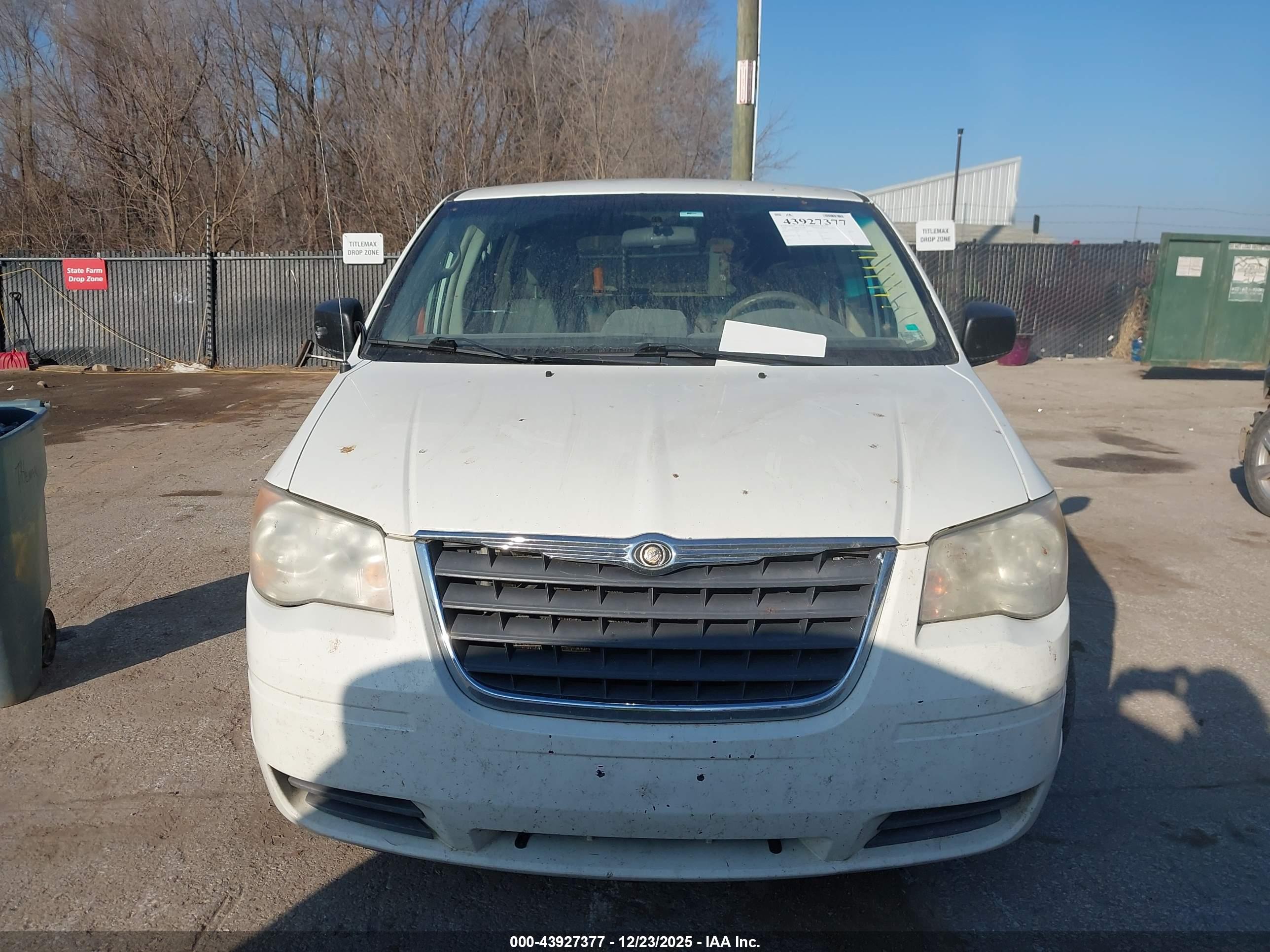 CHRYSLER TOWN image 6