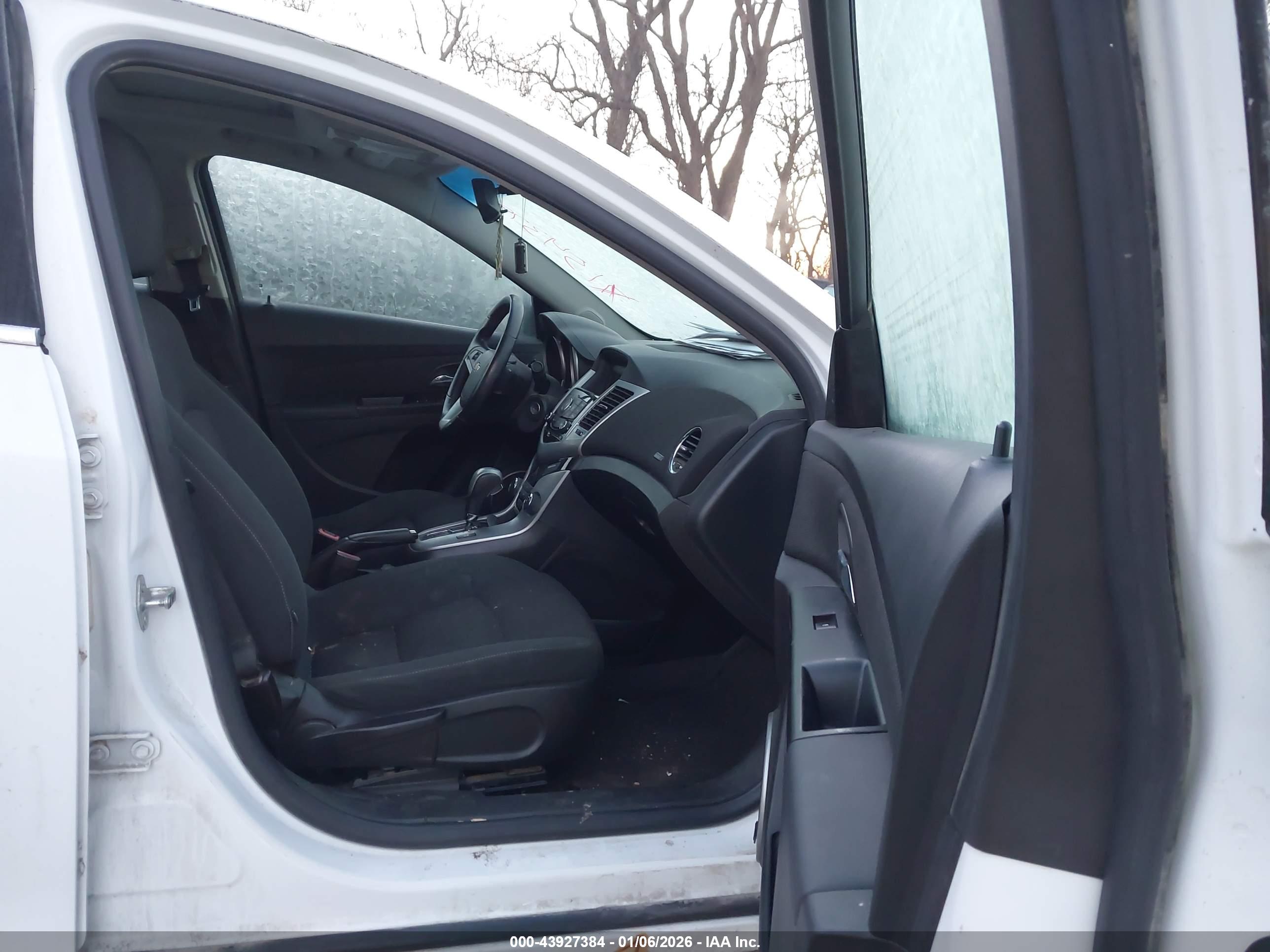 CHEVROLET CRUZE image 5