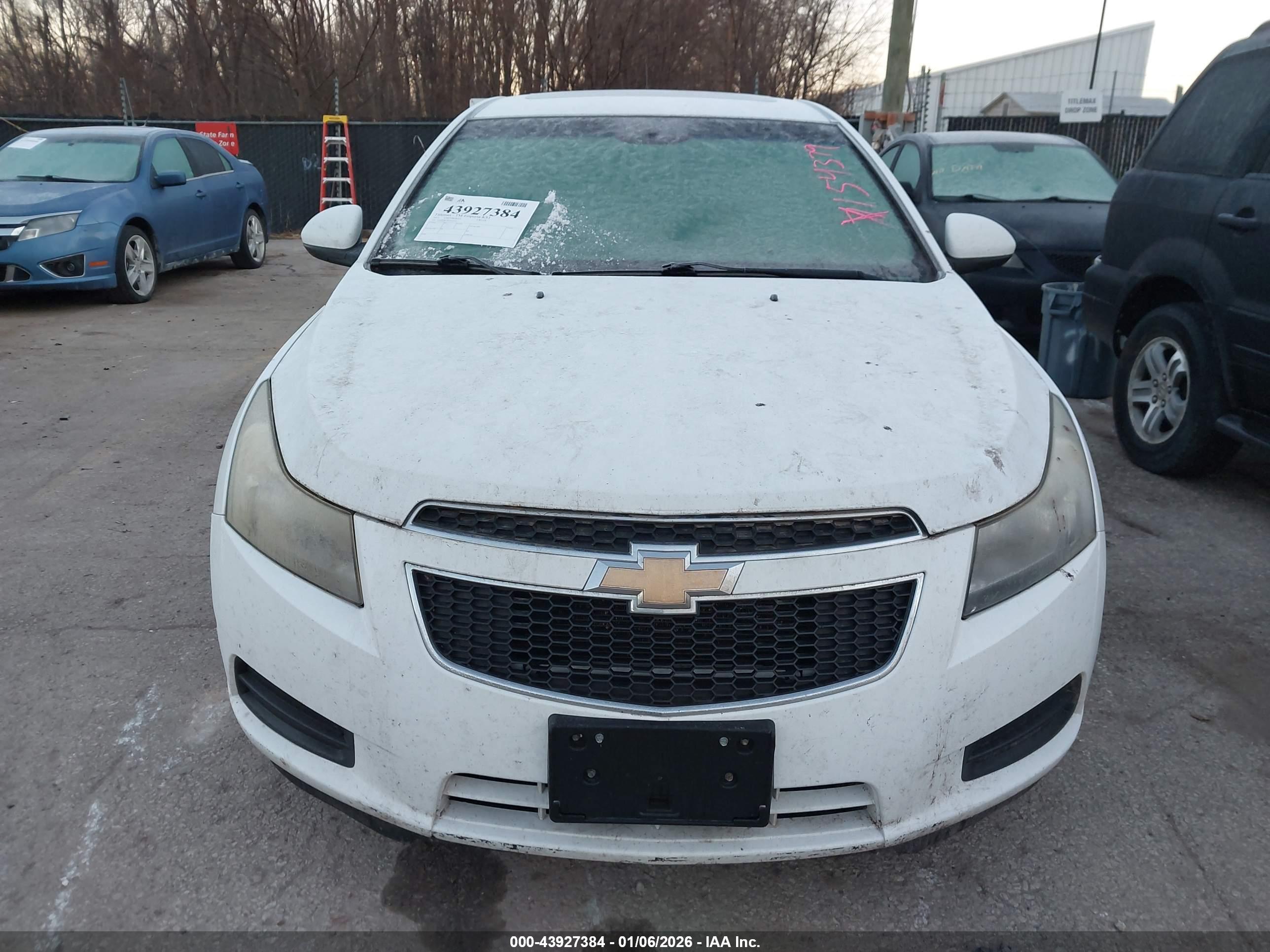 CHEVROLET CRUZE image 6