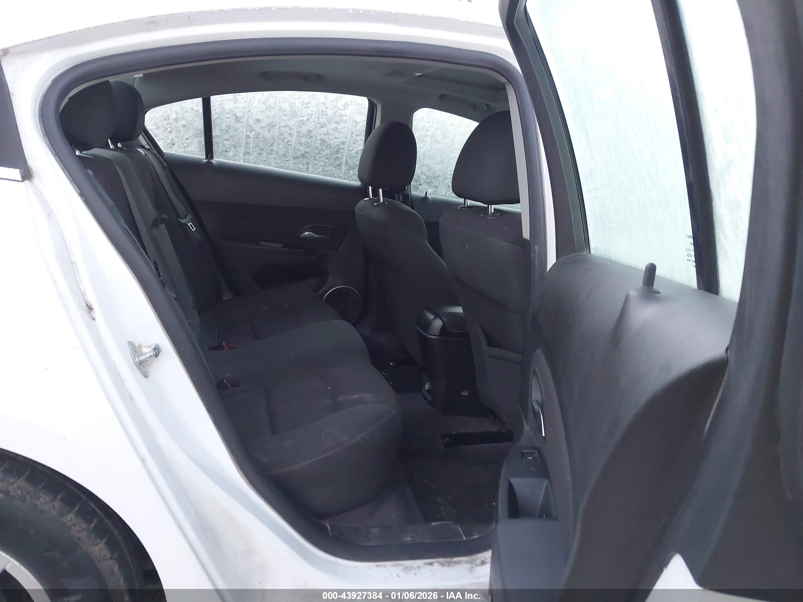 CHEVROLET CRUZE image 8