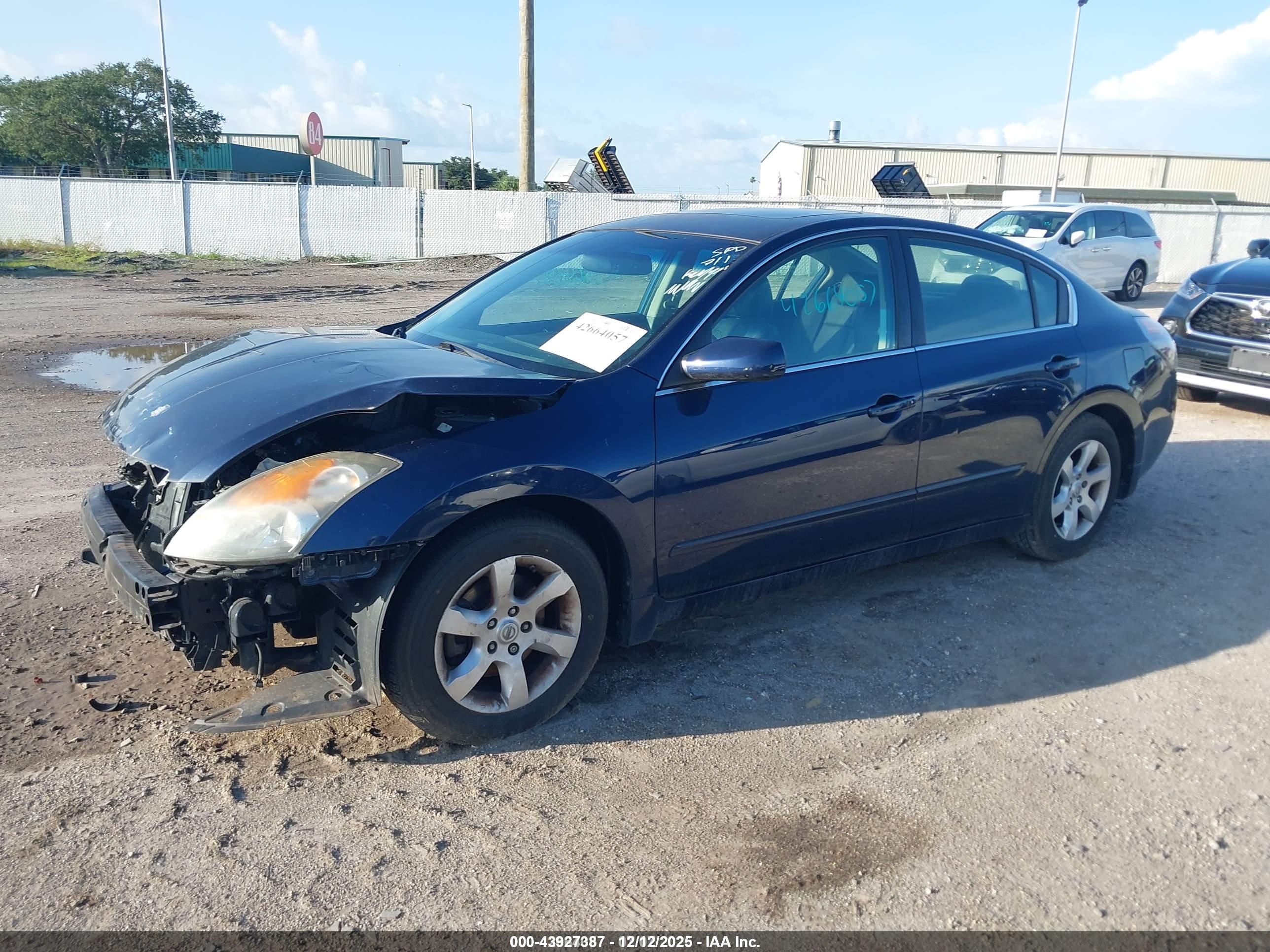 NISSAN ALTIMA image 2