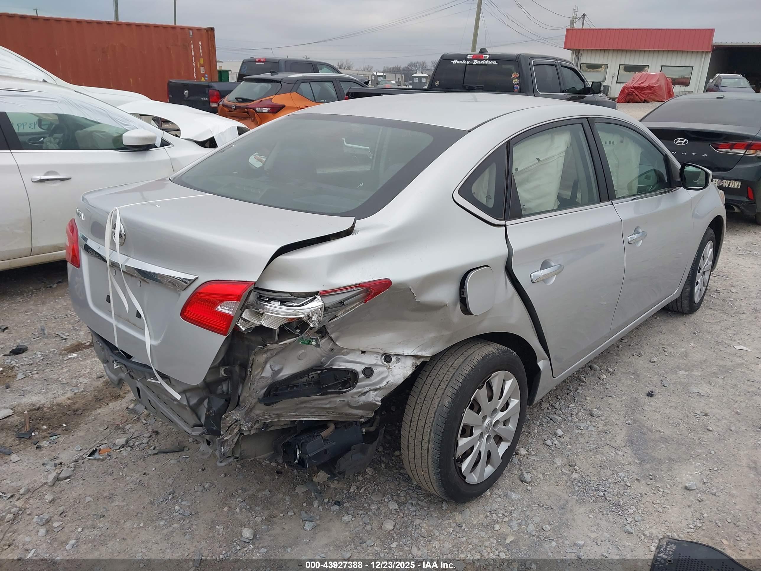 NISSAN SENTRA image 4
