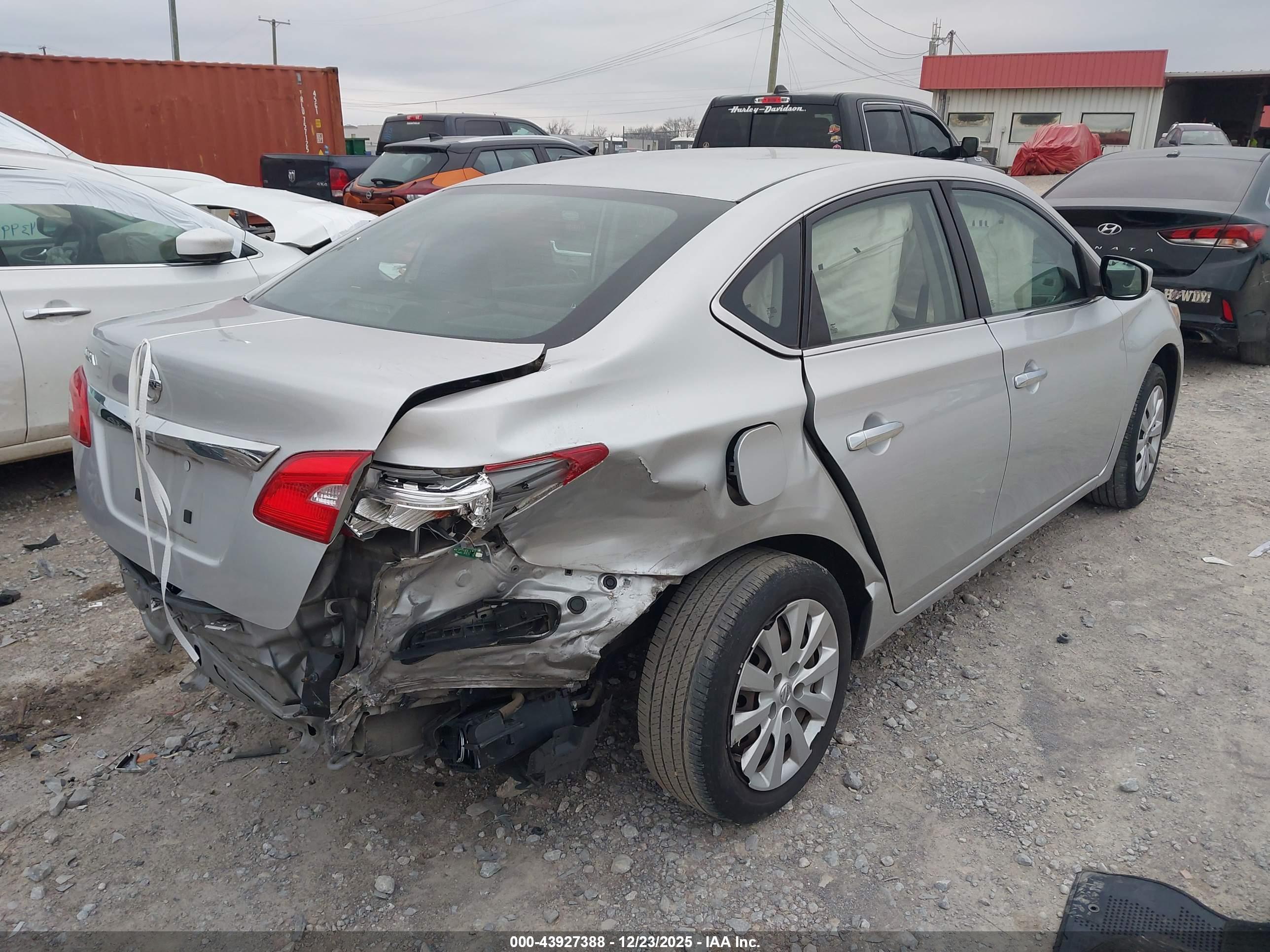 NISSAN SENTRA image 6