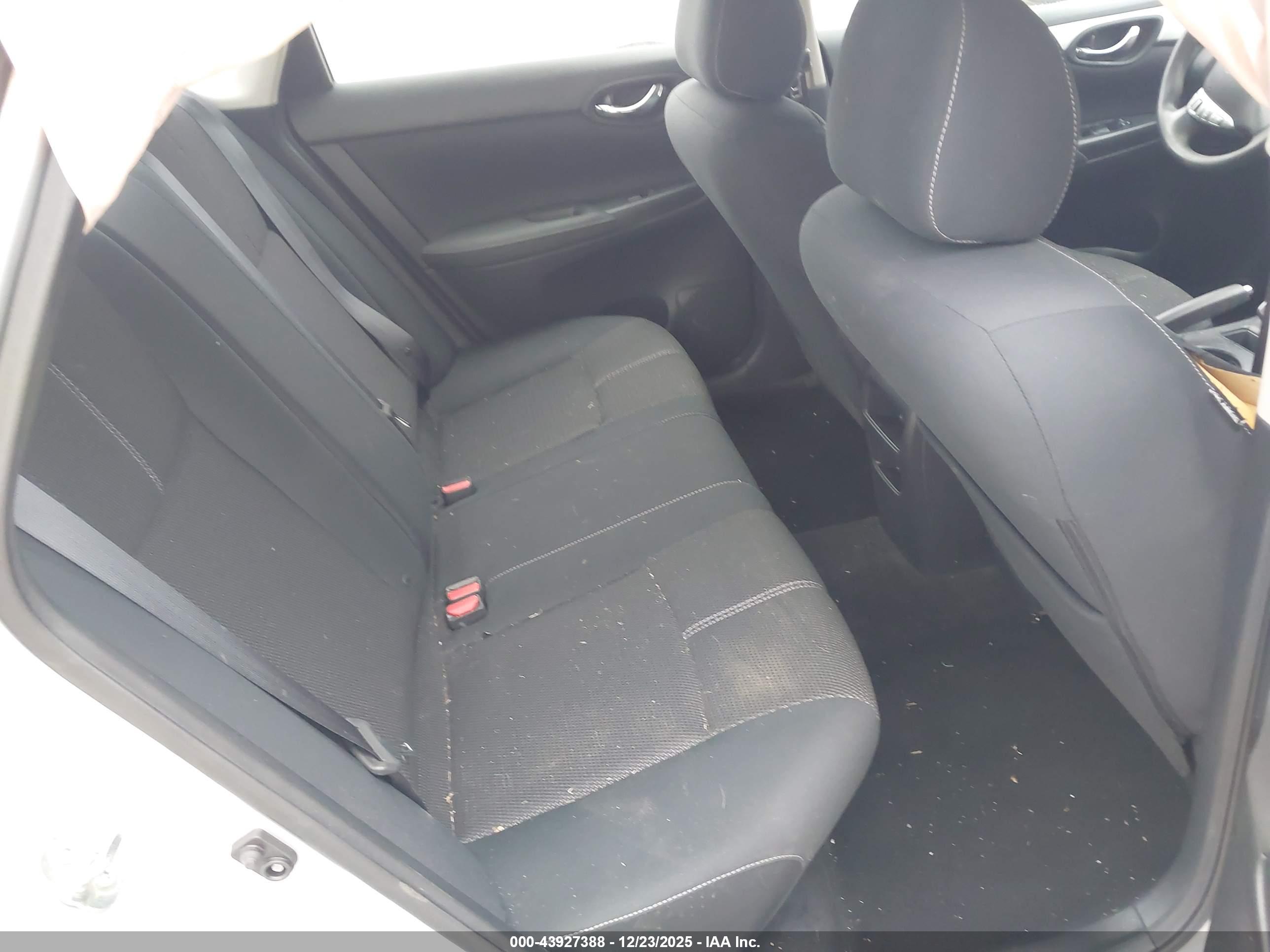 NISSAN SENTRA image 8