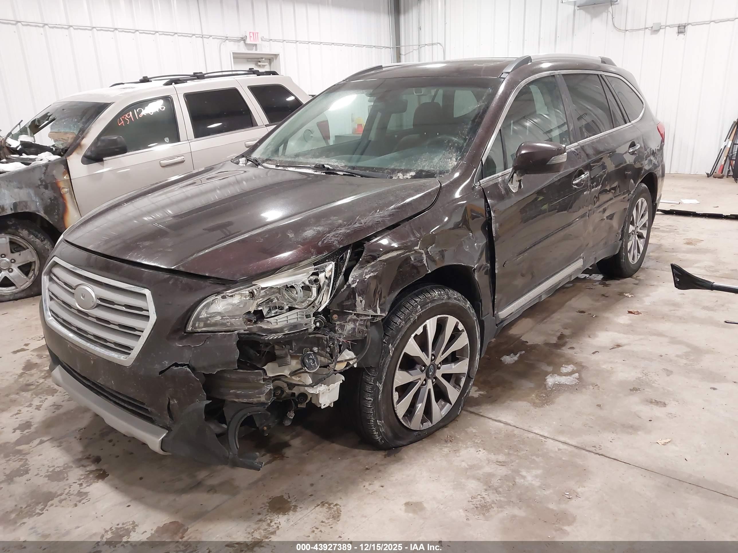 SUBARU OUTBACK image 2