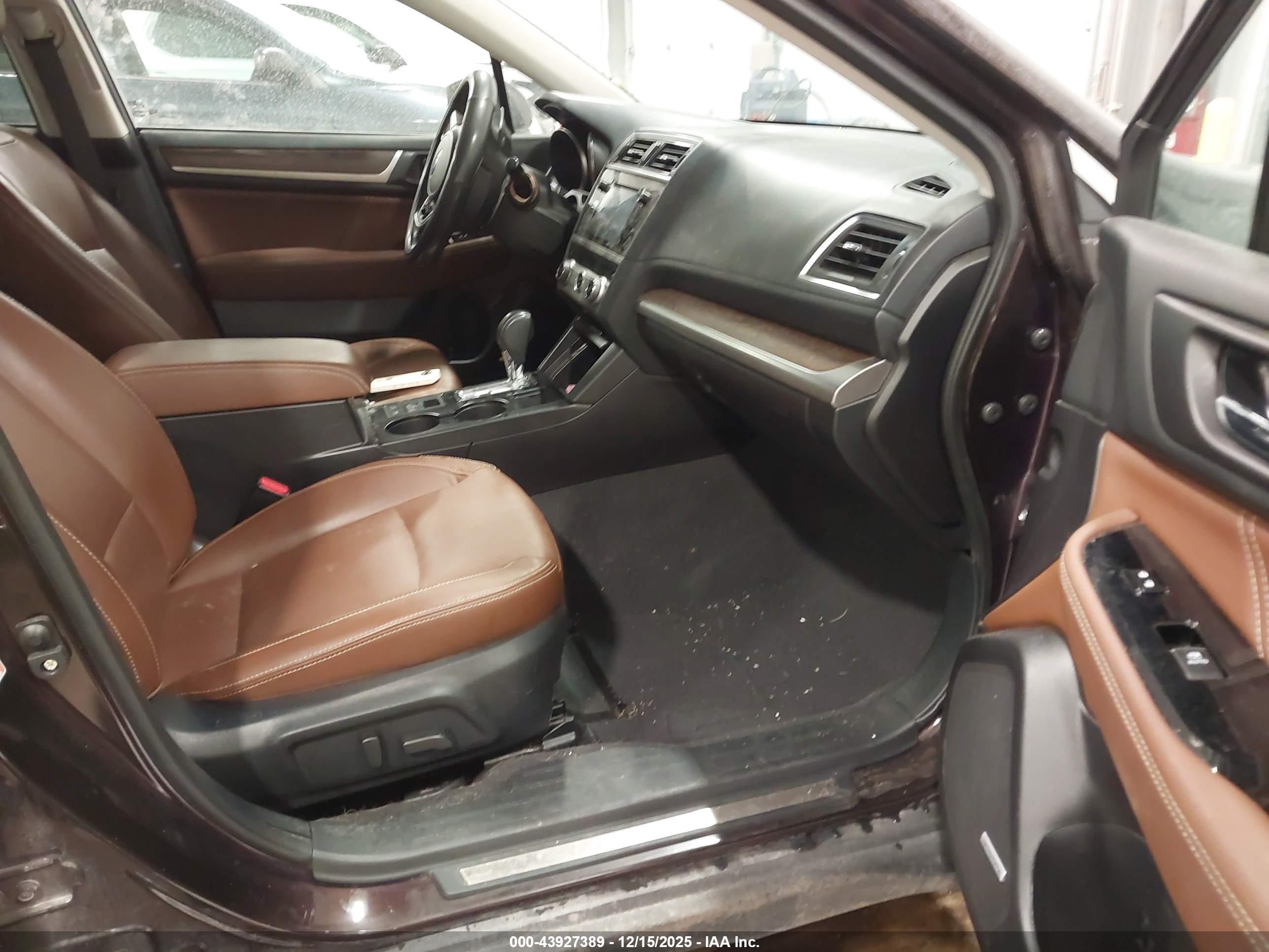 SUBARU OUTBACK image 5