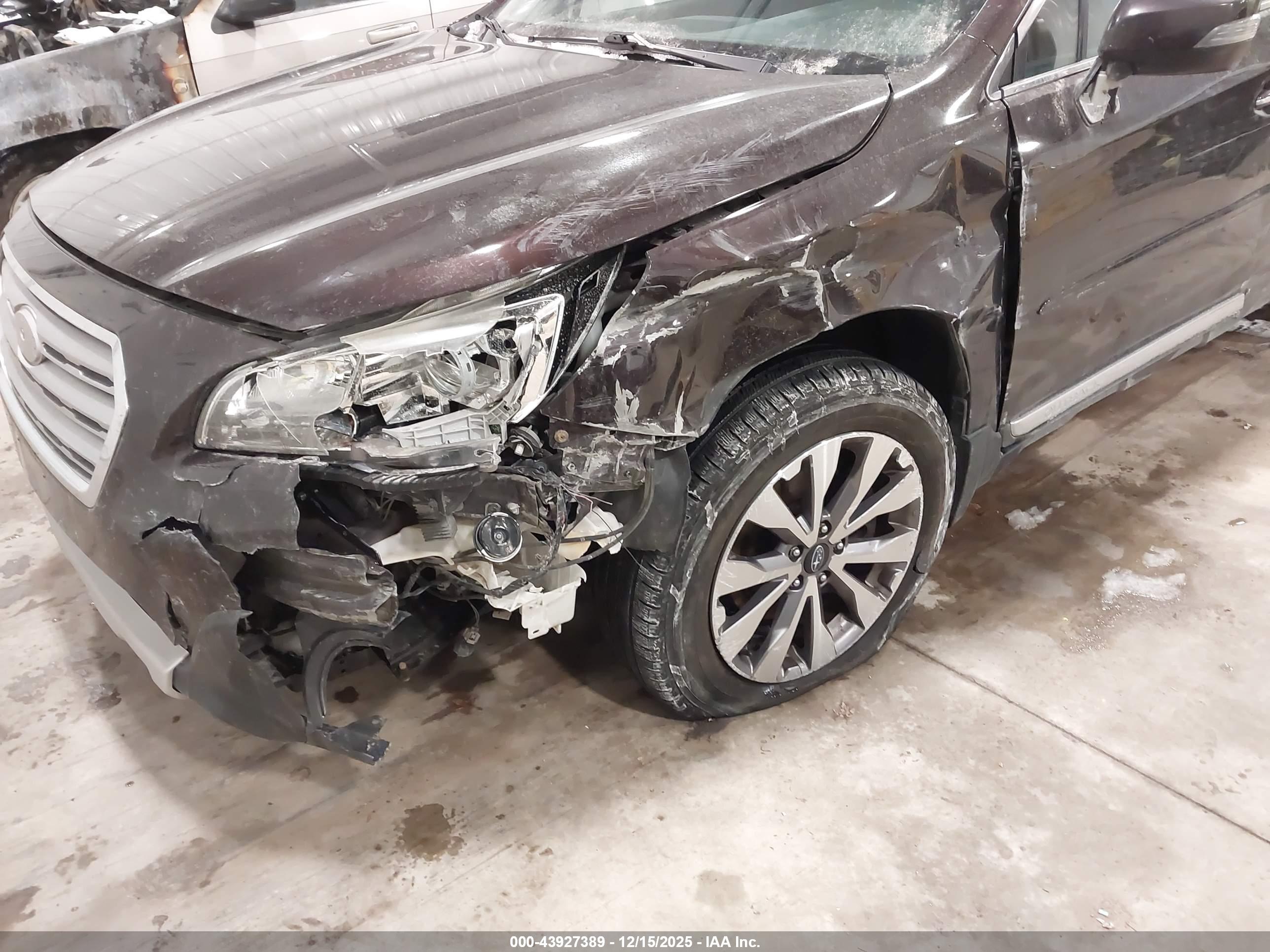 SUBARU OUTBACK image 6