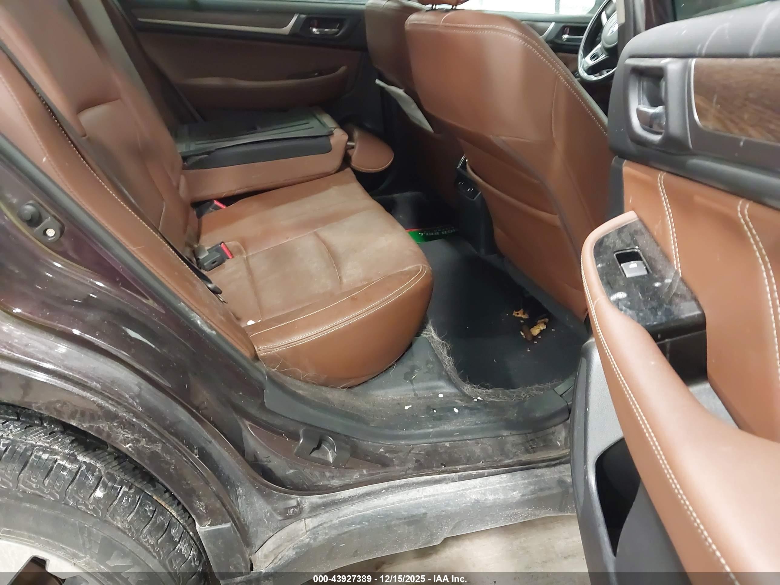 SUBARU OUTBACK image 8