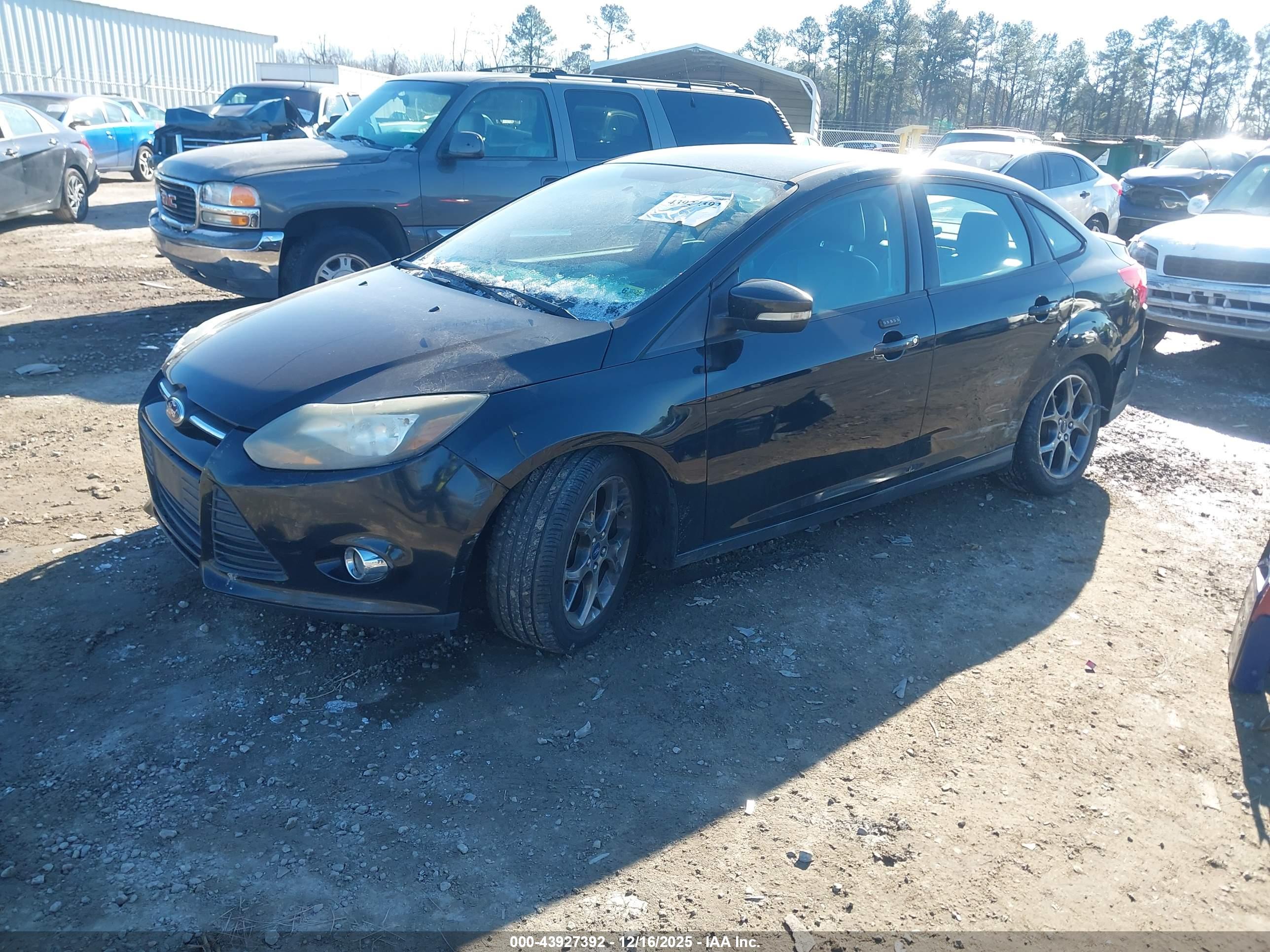 FORD FOCUS image 2