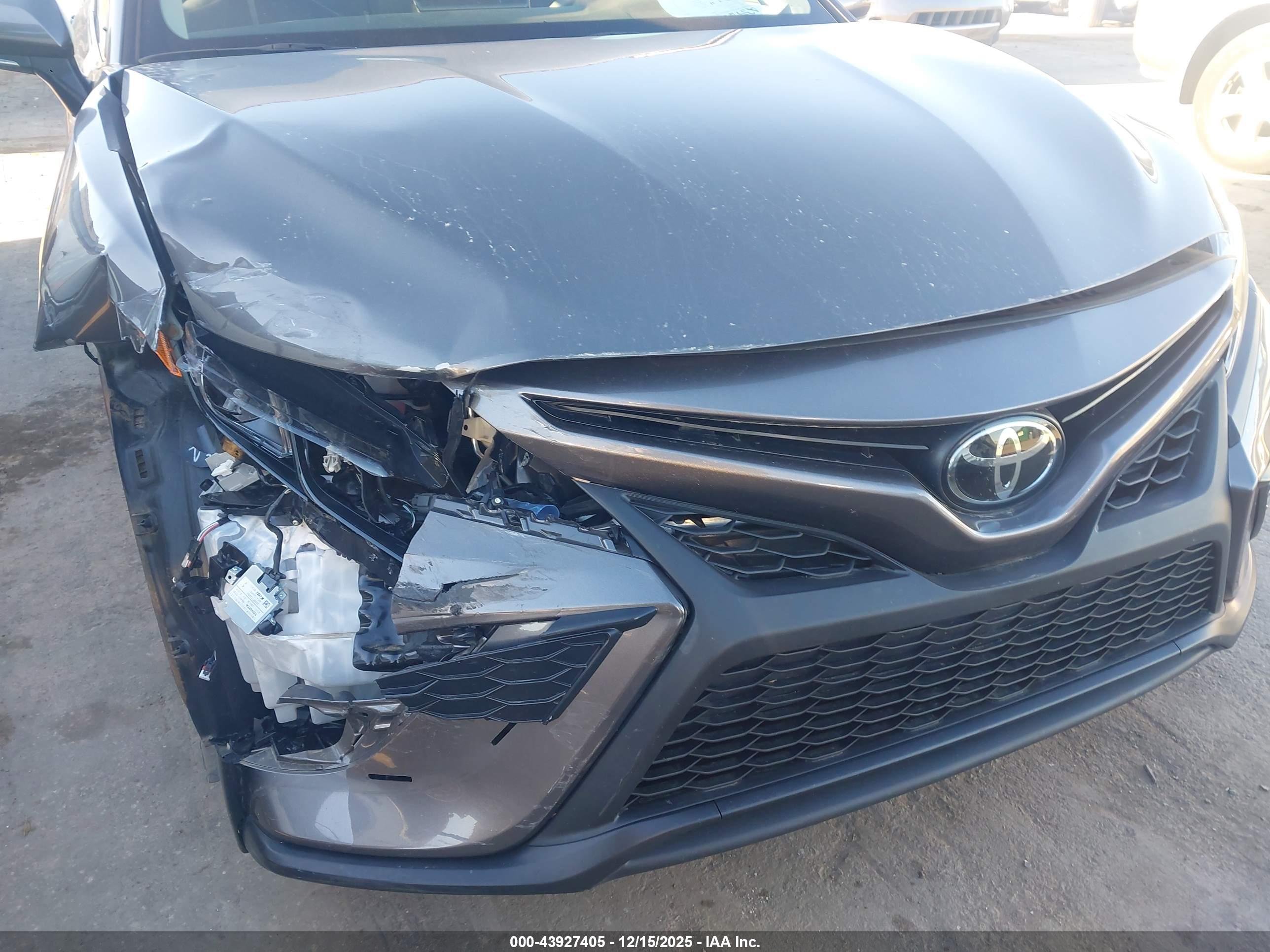 TOYOTA CAMRY image 6