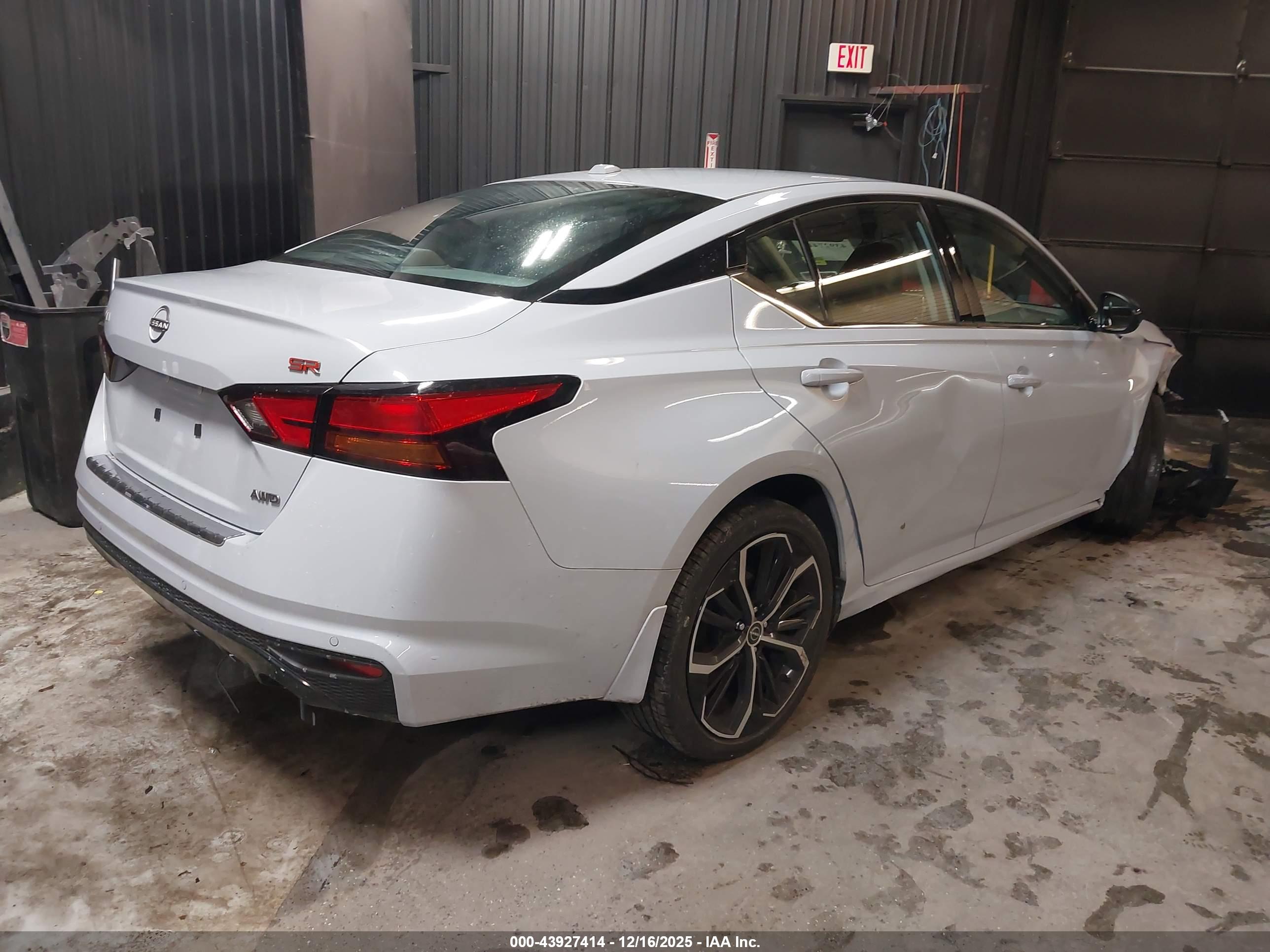 NISSAN ALTIMA image 4