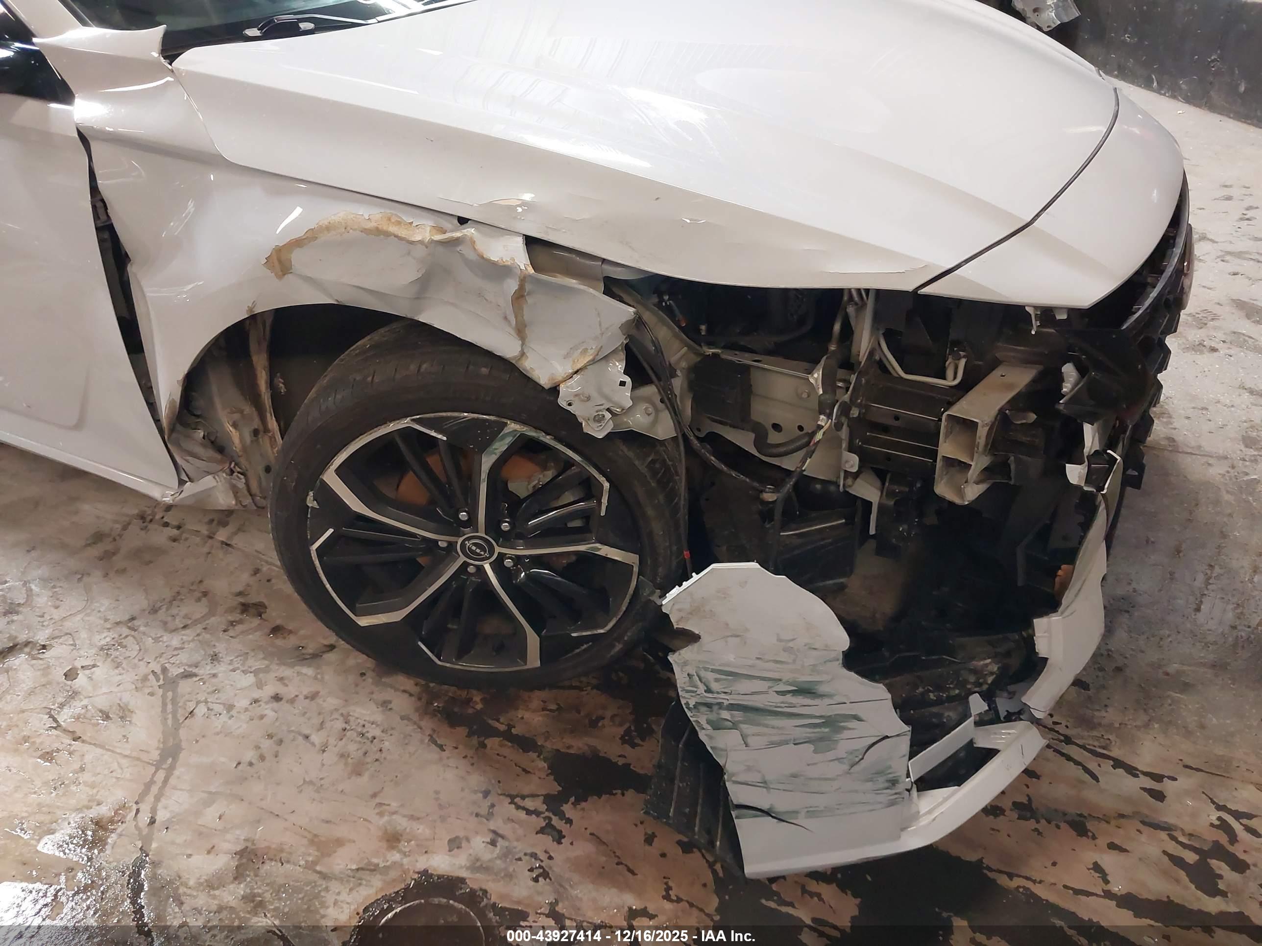 NISSAN ALTIMA image 6