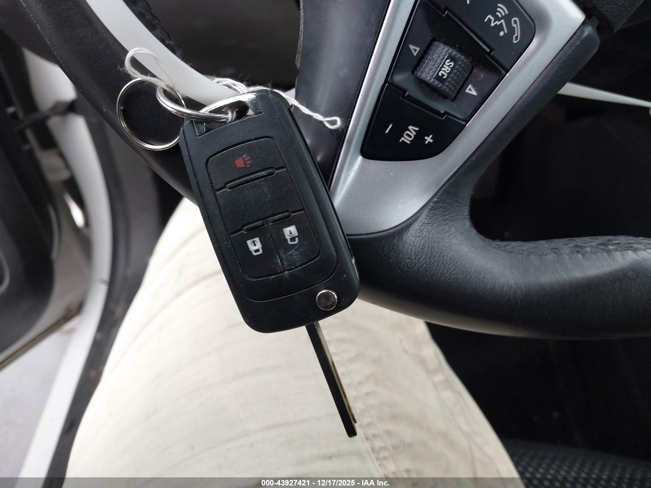 CHEVROLET EQUINOX image 11