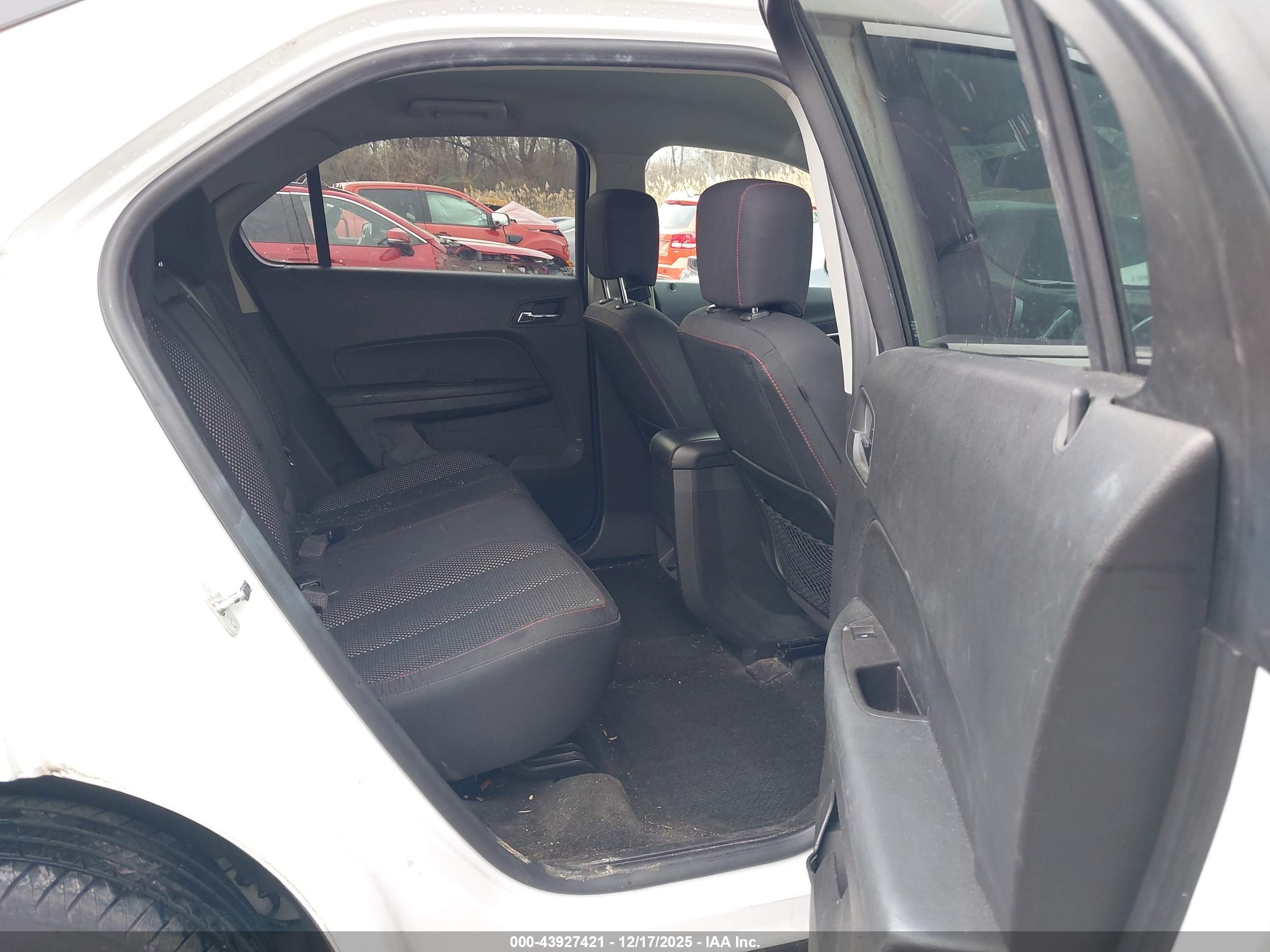 CHEVROLET EQUINOX image 8
