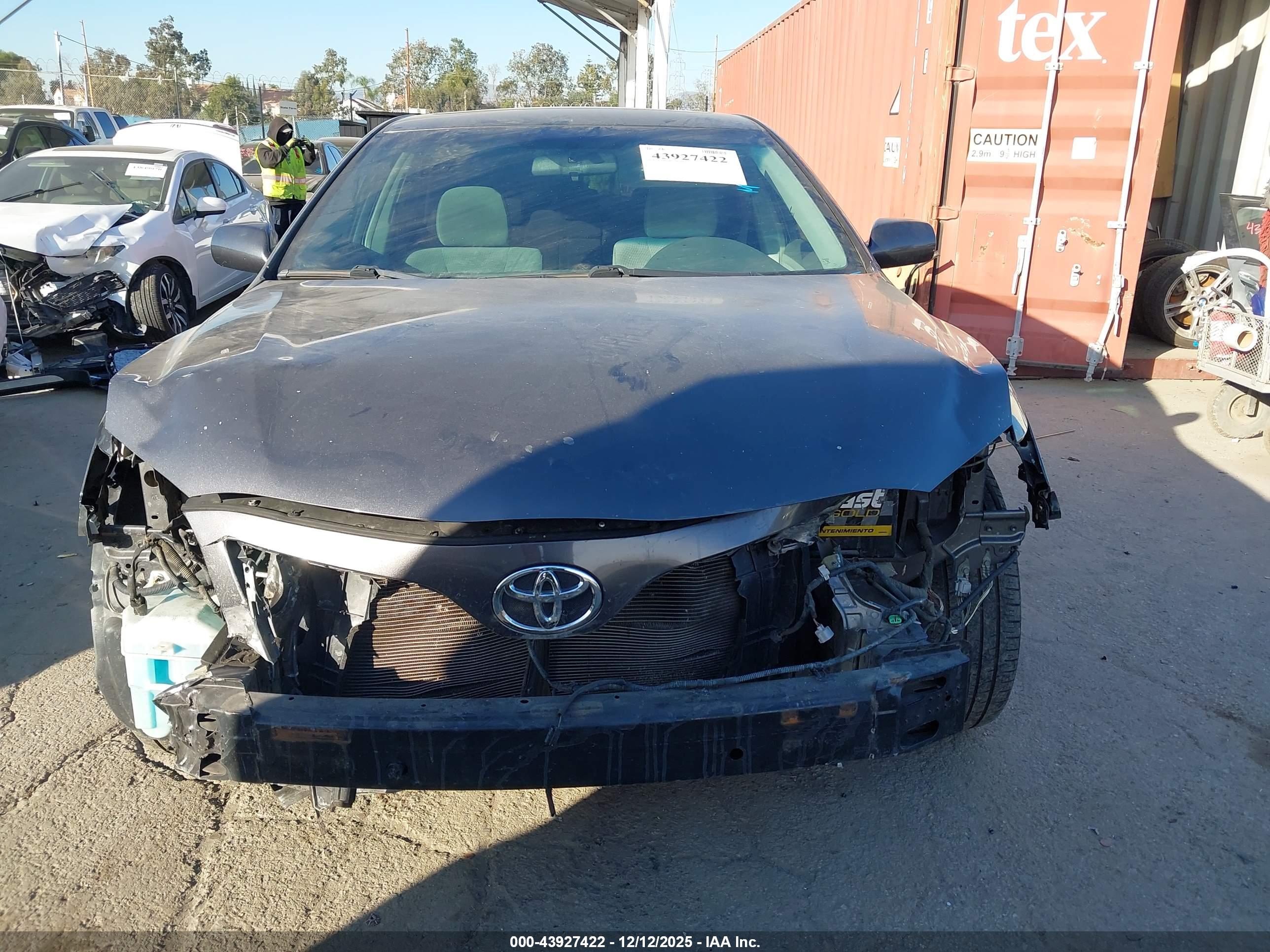 TOYOTA CAMRY image 6