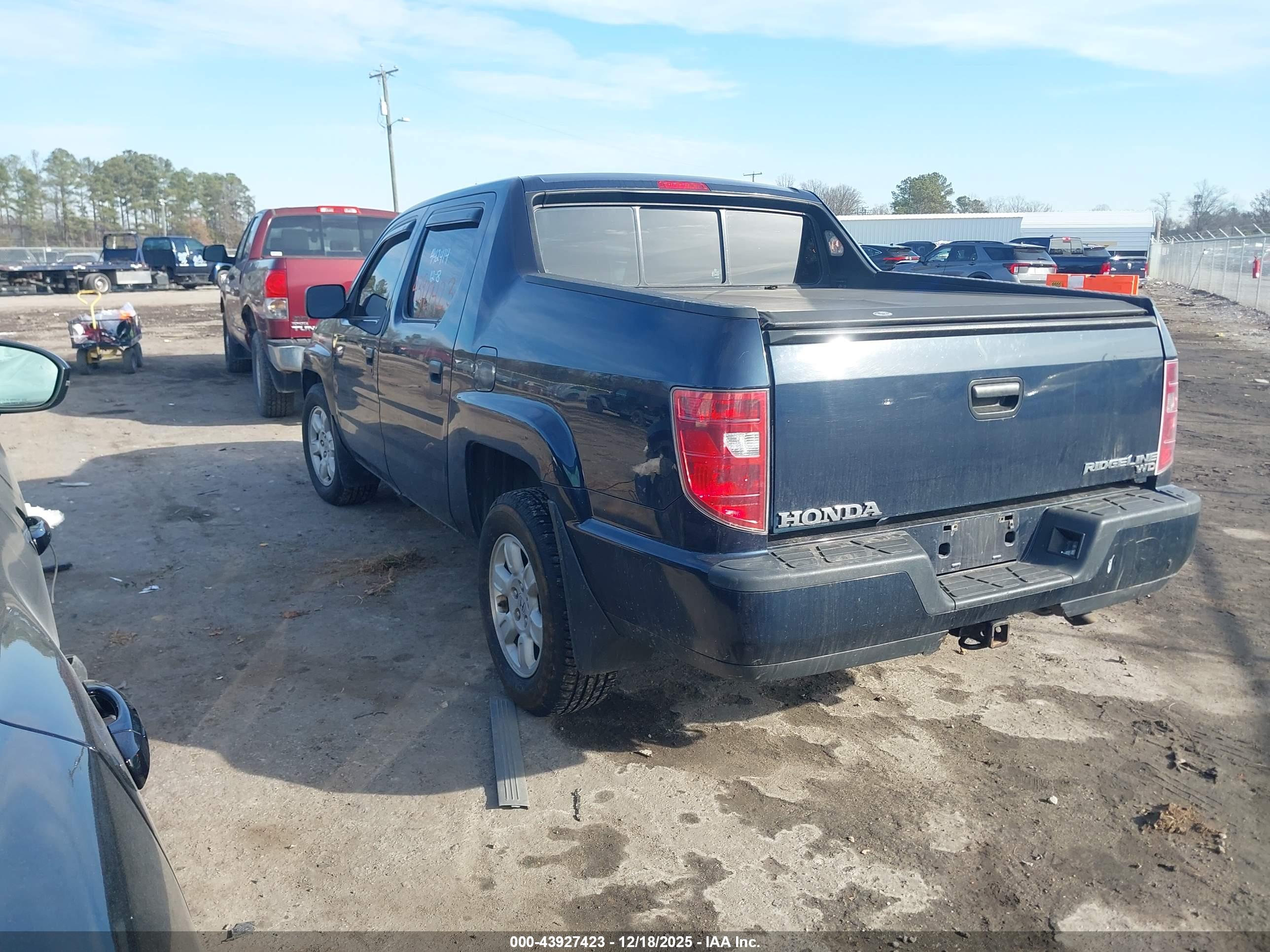 HONDA RIDGELINE image 3