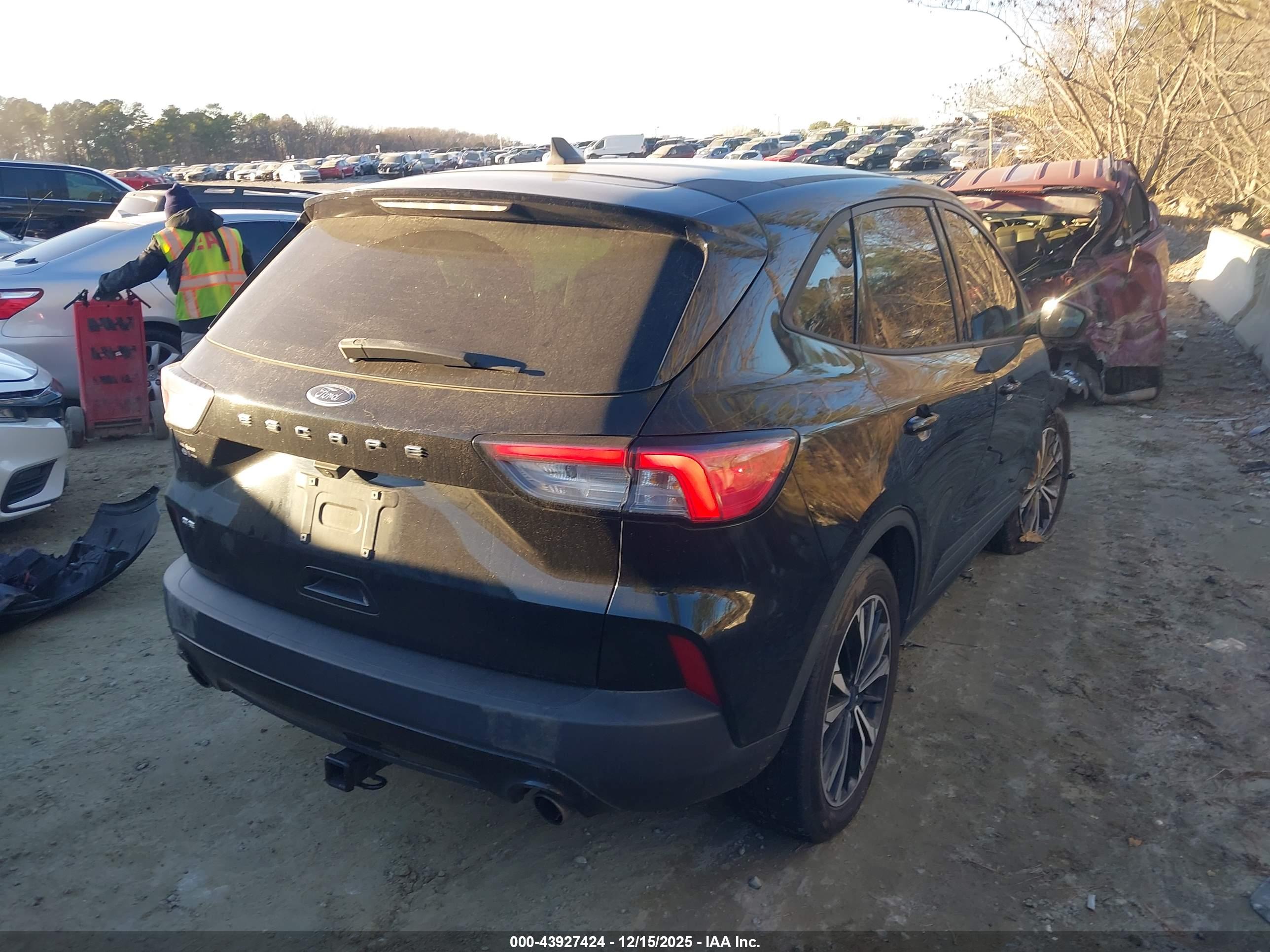 FORD ESCAPE image 4