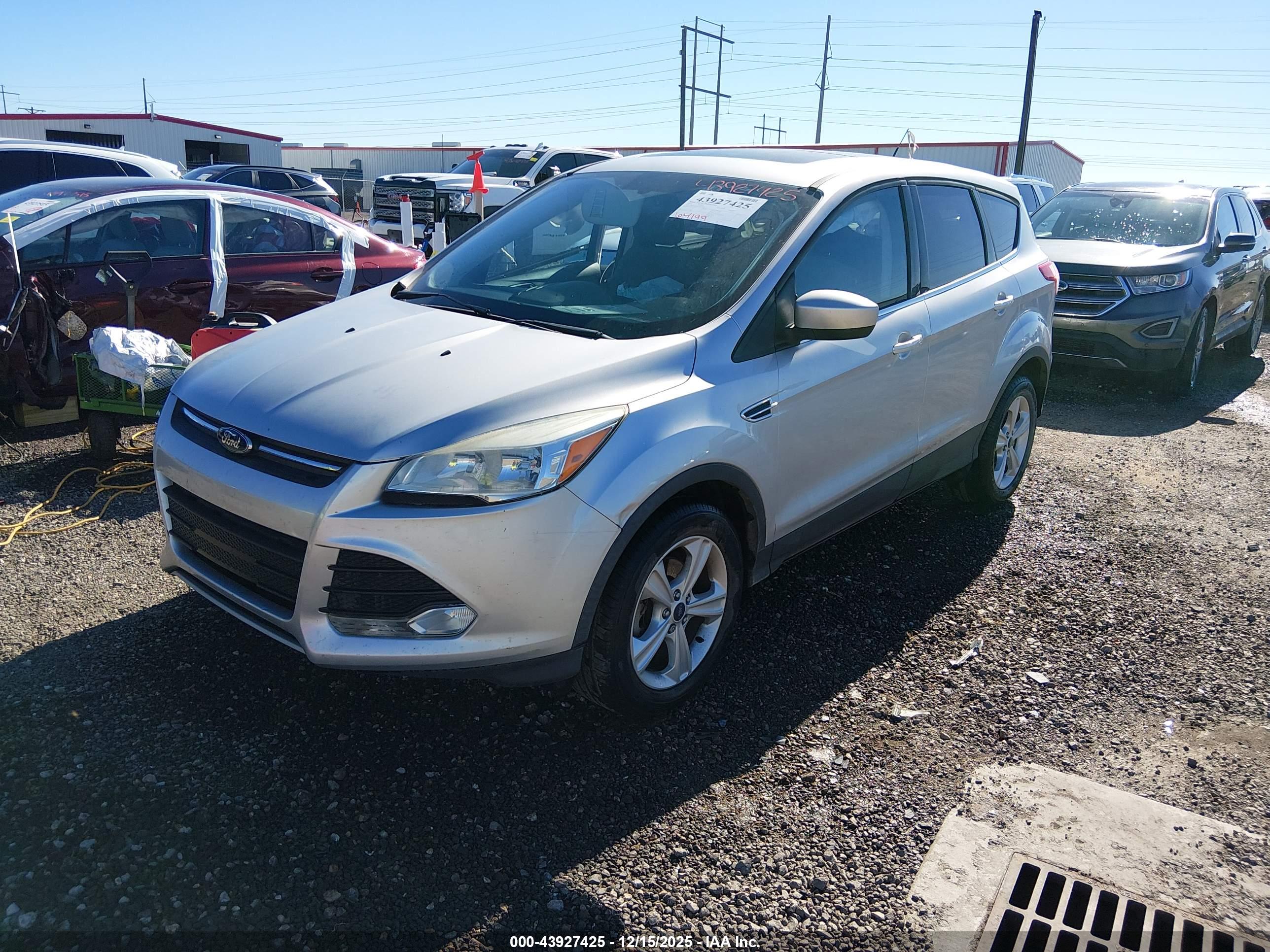 FORD ESCAPE image 2