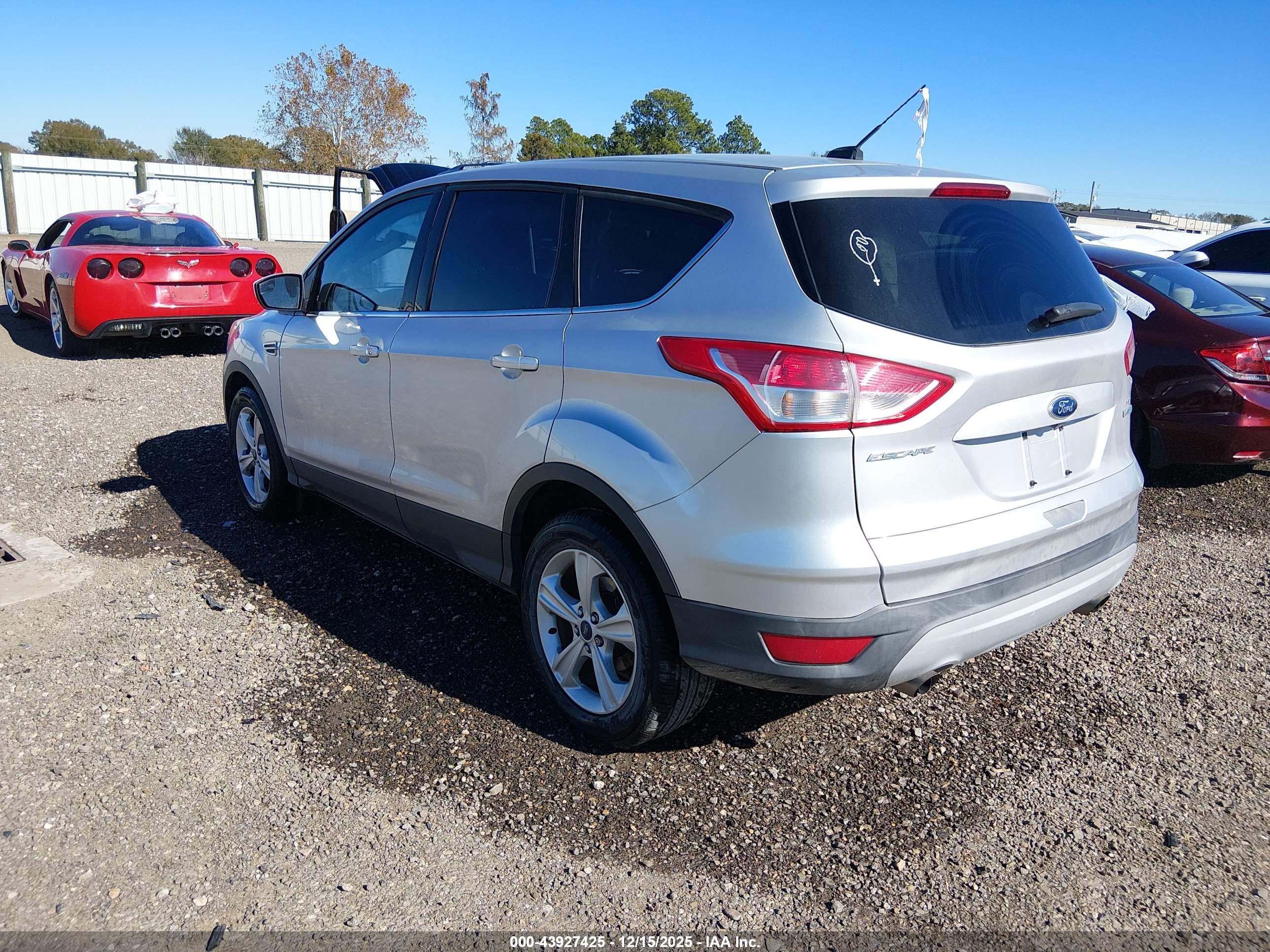 FORD ESCAPE image 3