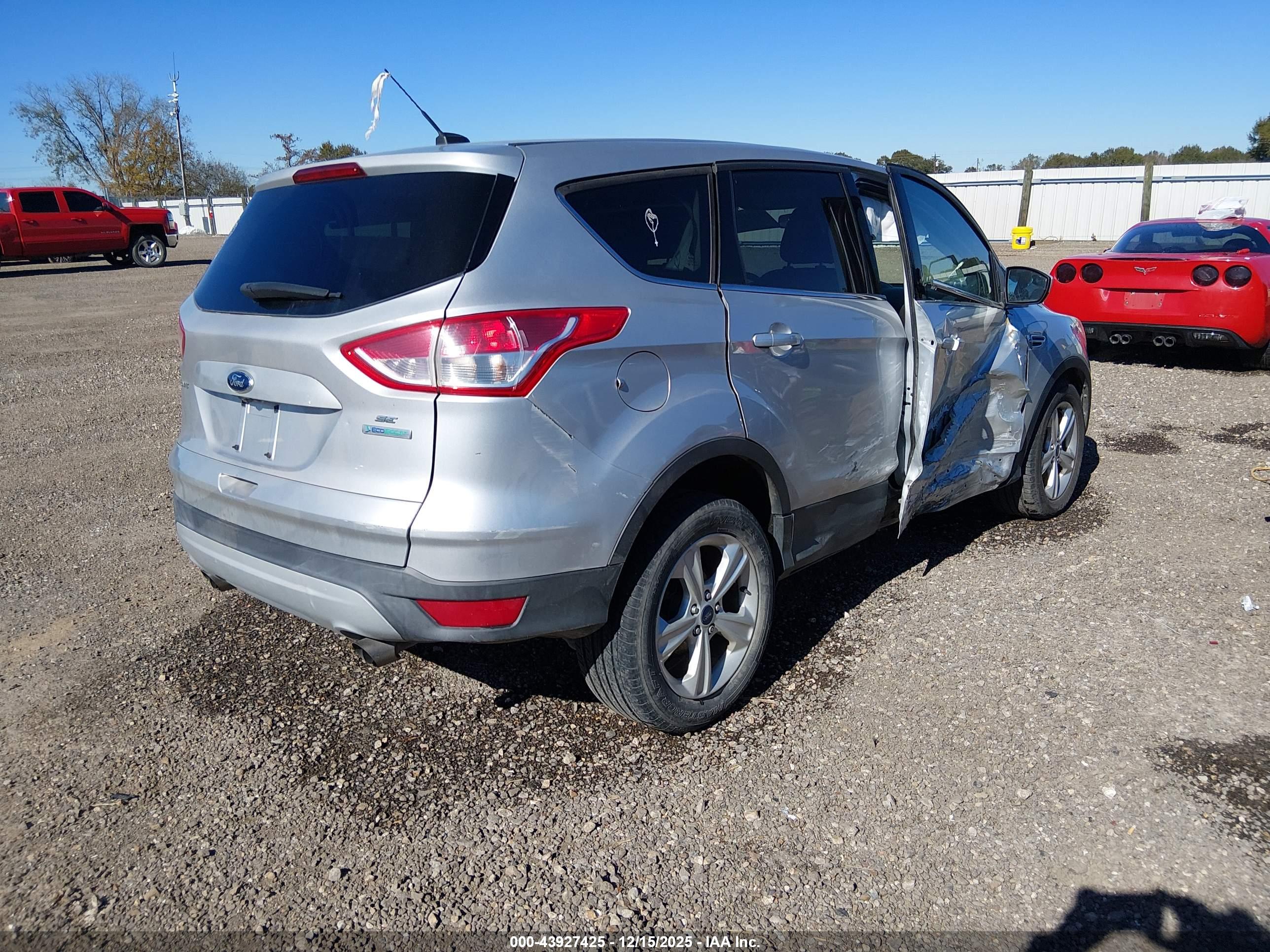 FORD ESCAPE image 4