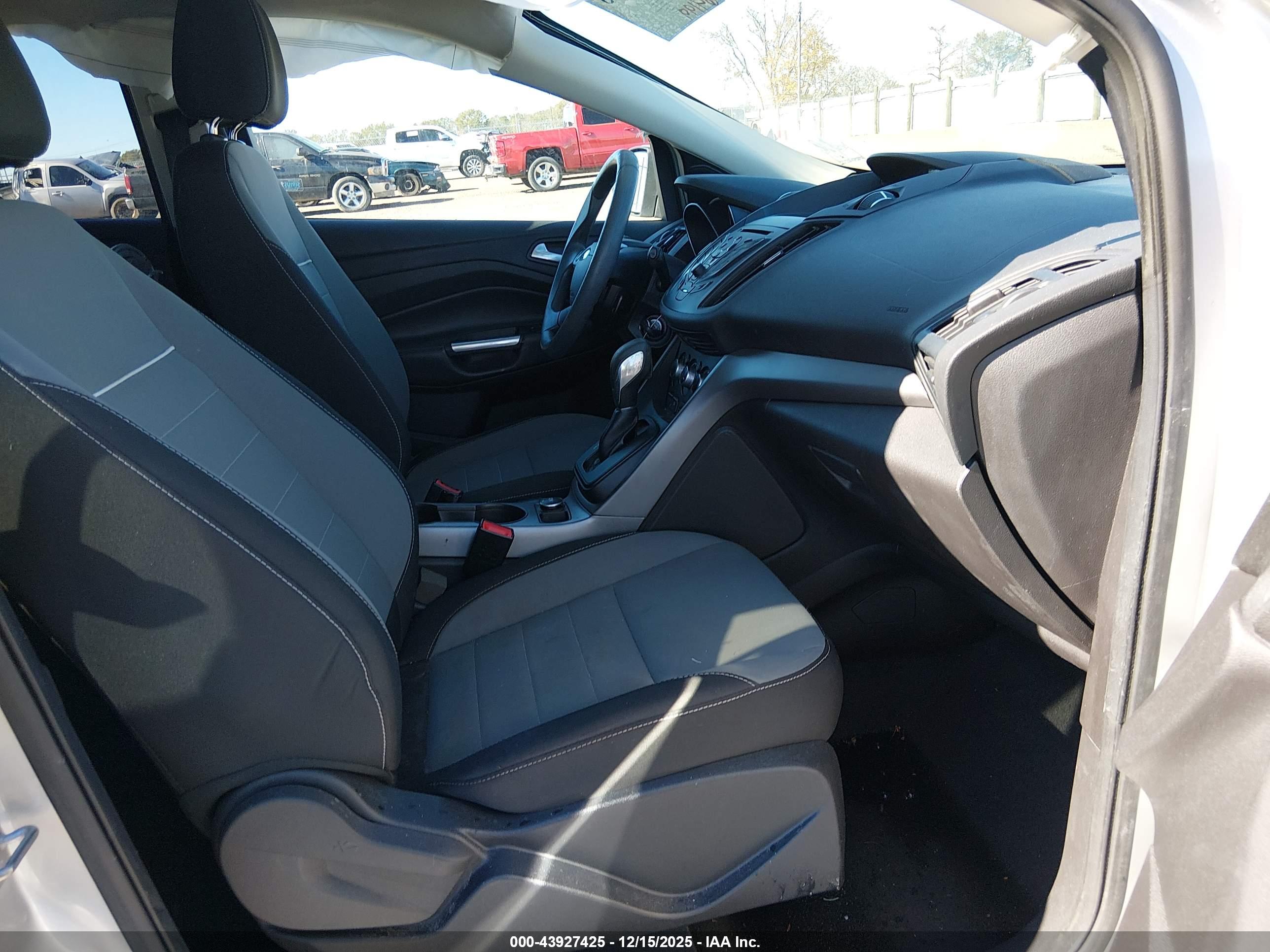 FORD ESCAPE image 5