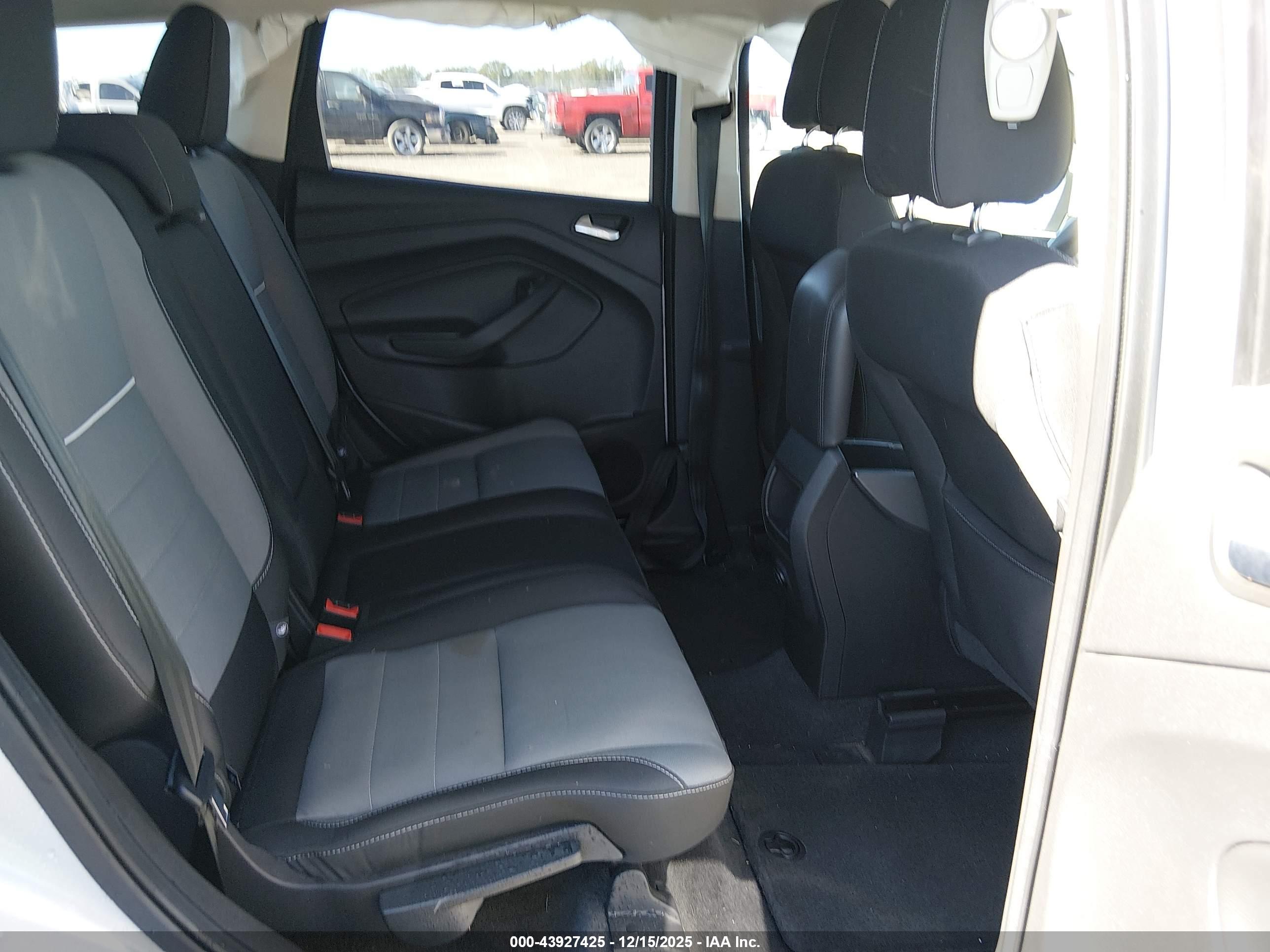 FORD ESCAPE image 8