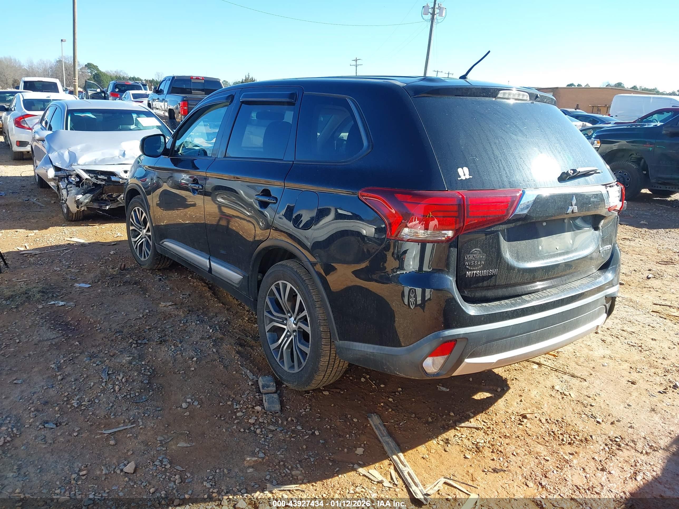 MITSUBISHI OUTLANDER image 3