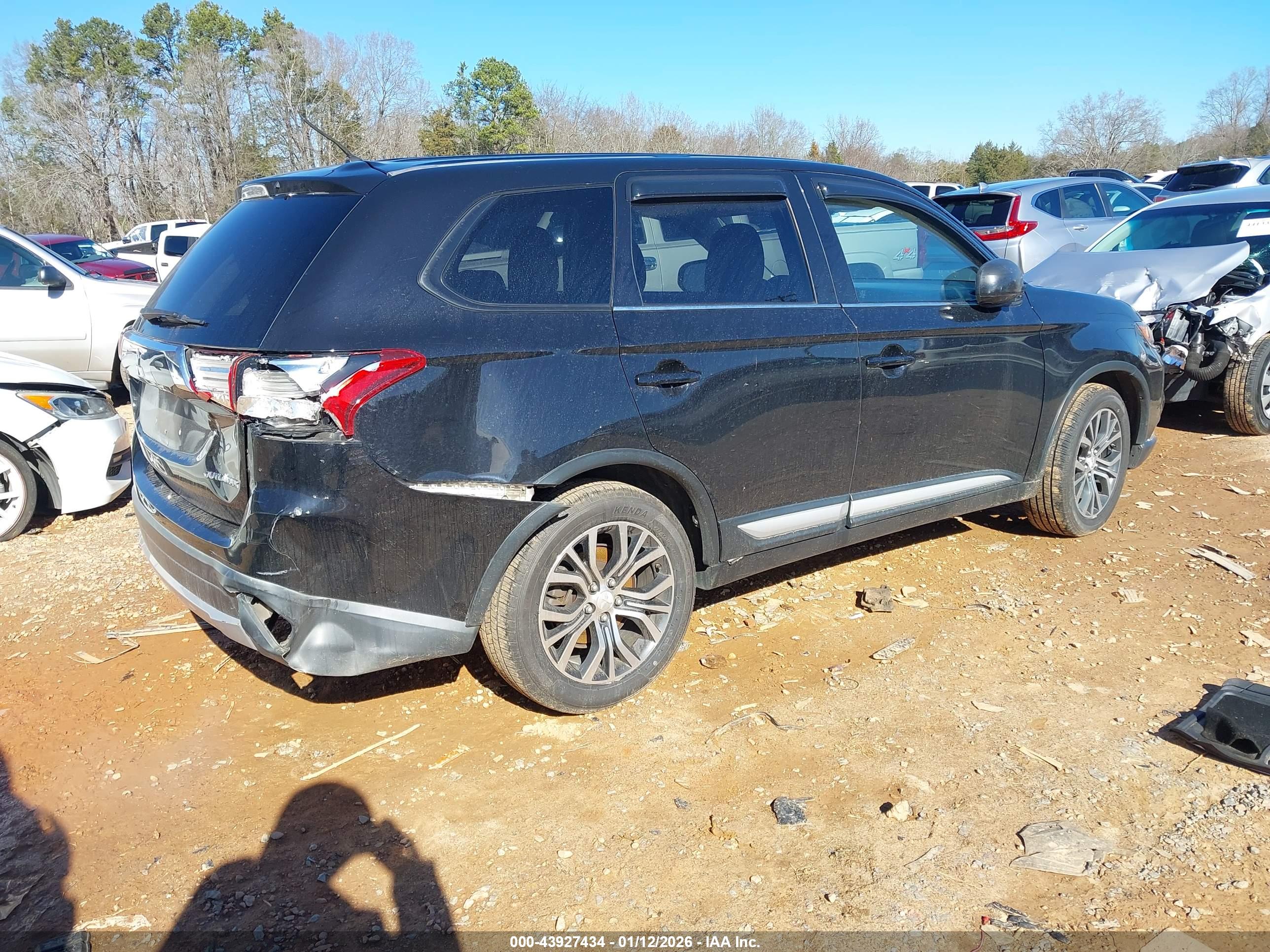 MITSUBISHI OUTLANDER image 4