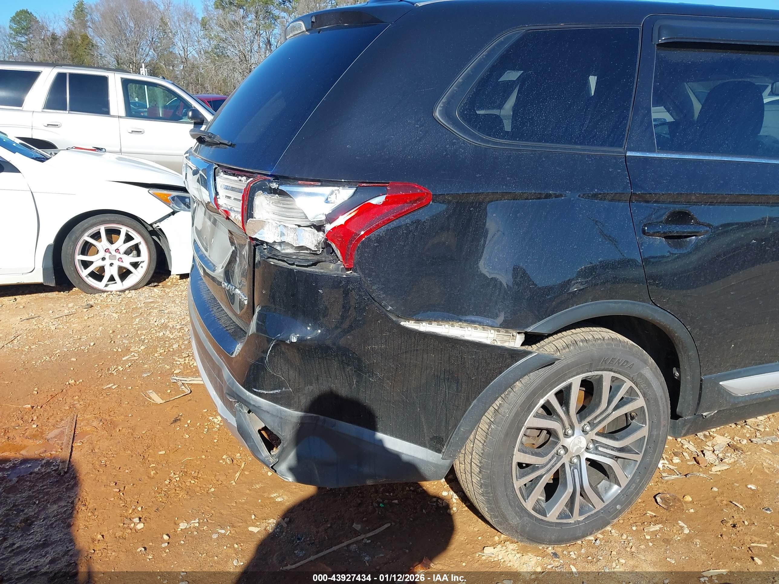 MITSUBISHI OUTLANDER image 6