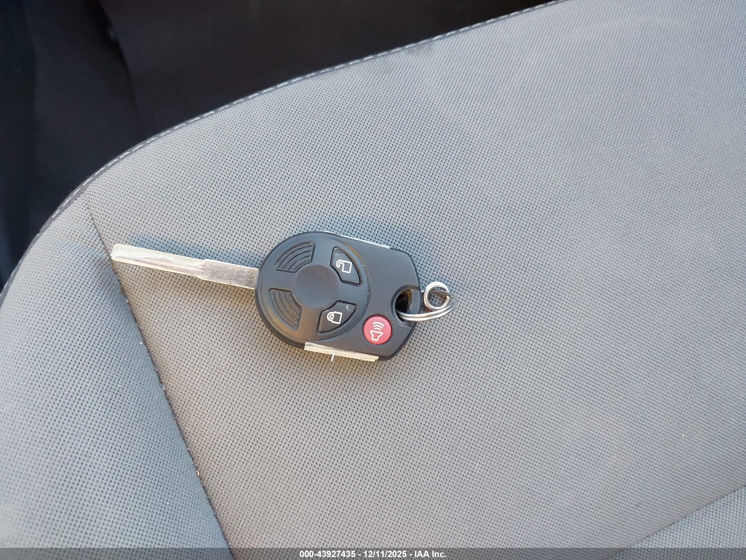 FORD ESCAPE image 11