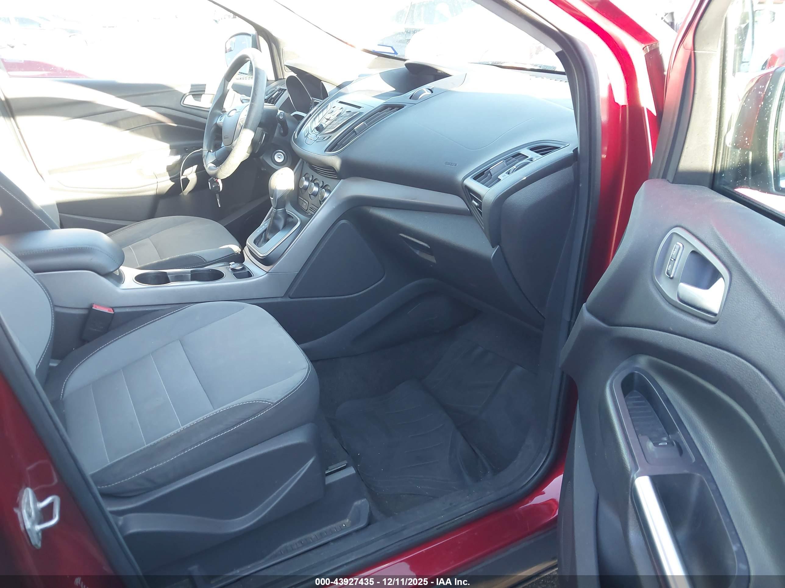 FORD ESCAPE image 5
