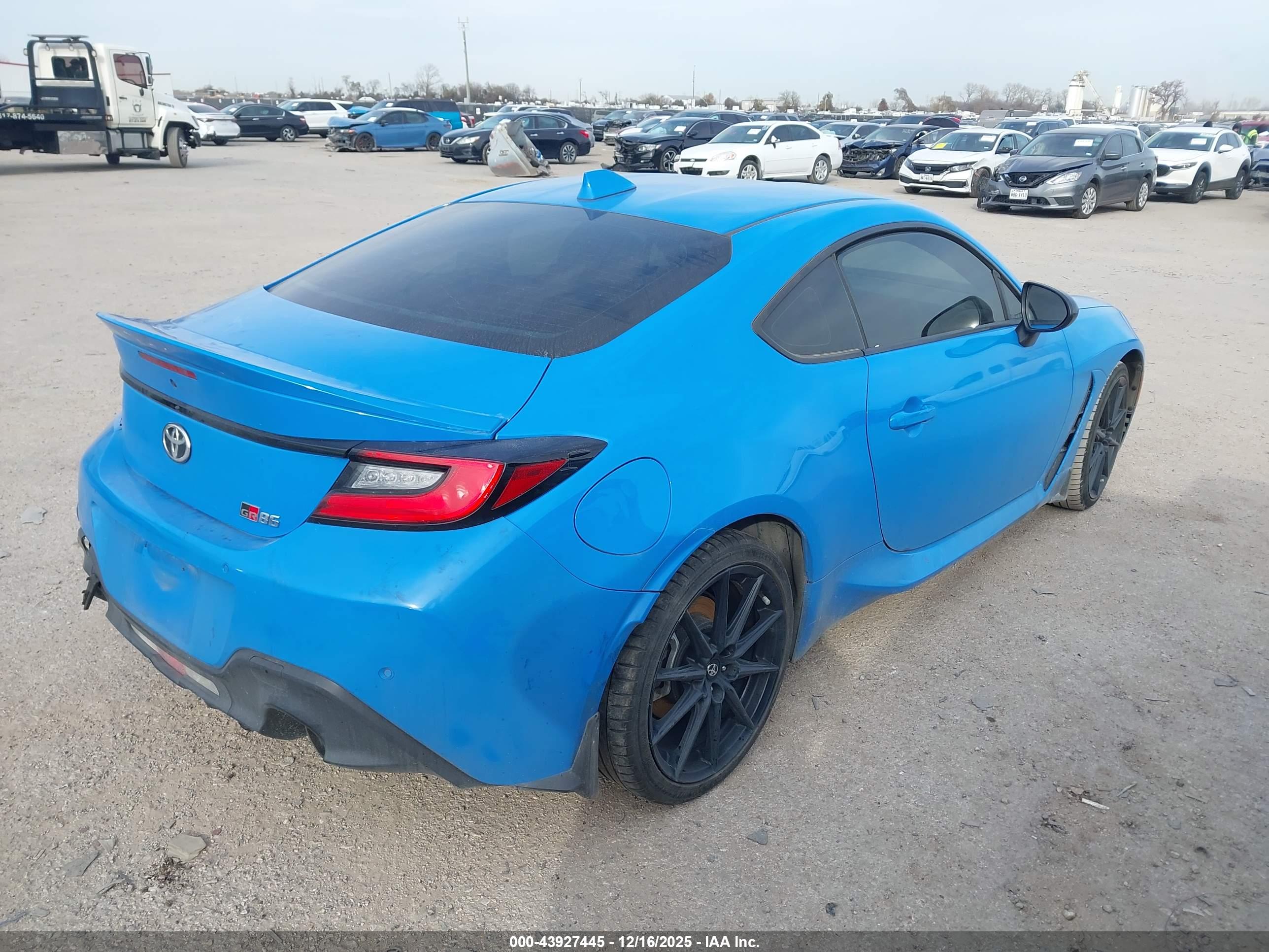 TOYOTA GR86 image 4