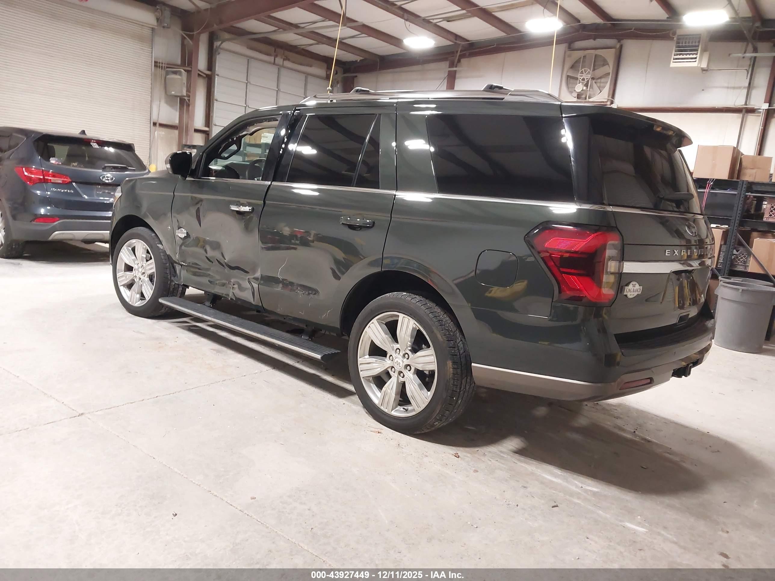 FORD EXPEDITION image 3