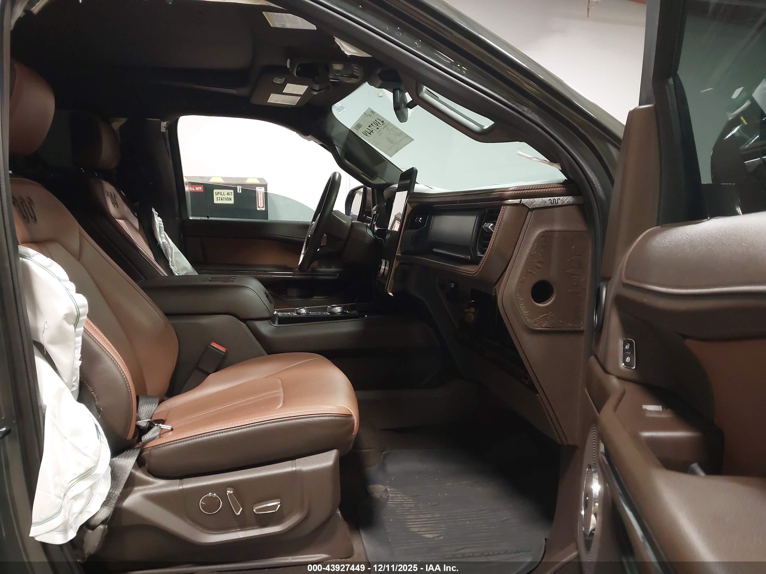 FORD EXPEDITION image 5